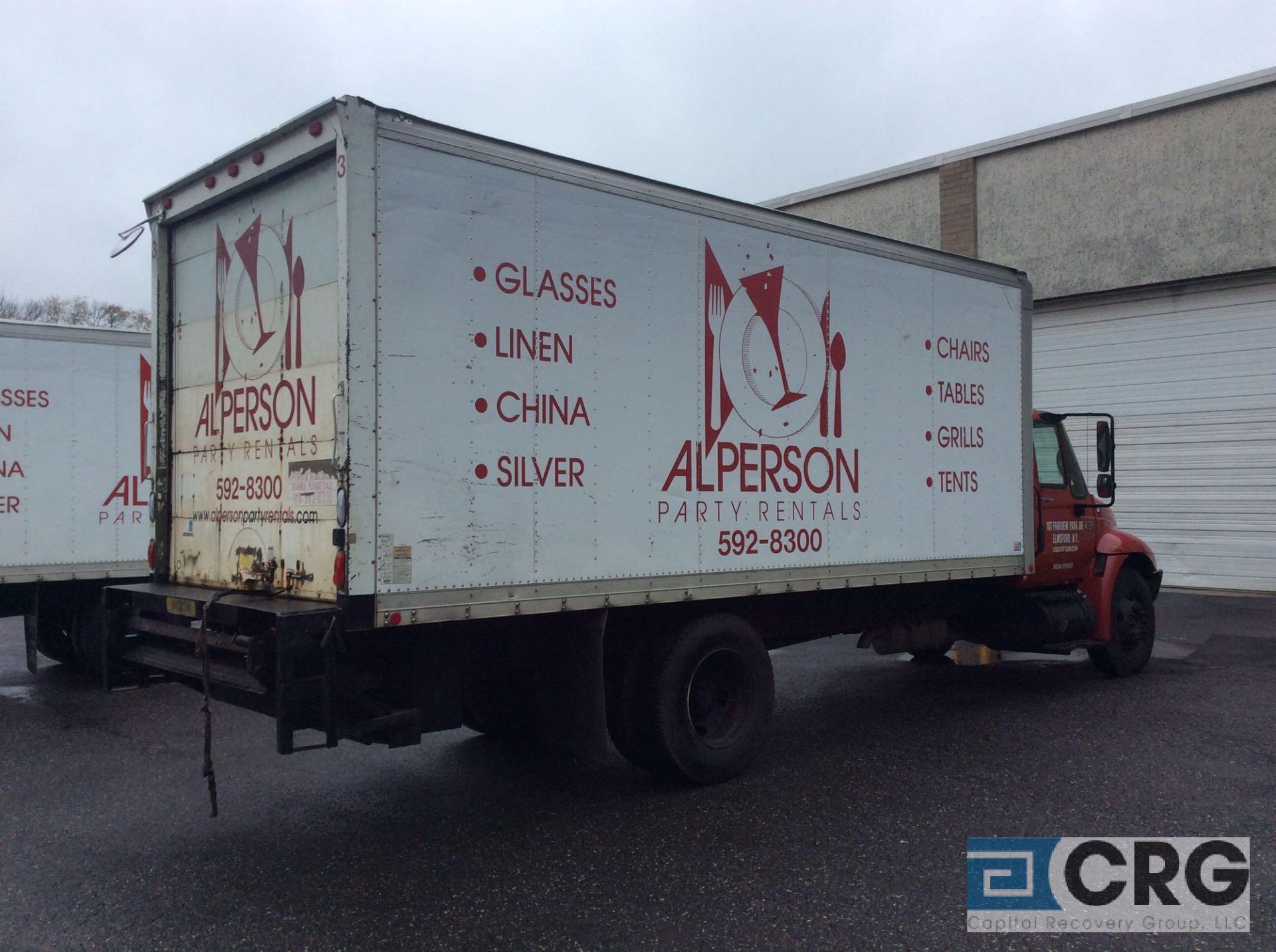 2004 International 20' box truck, DT466 ENGINE, A/T, Vinyl interior, Morgan 20' box w/Maxon lift - Image 3 of 7