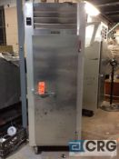 Traulsen m/n G10010 stainless steel reach in refrigerator, single door with right hinged door,