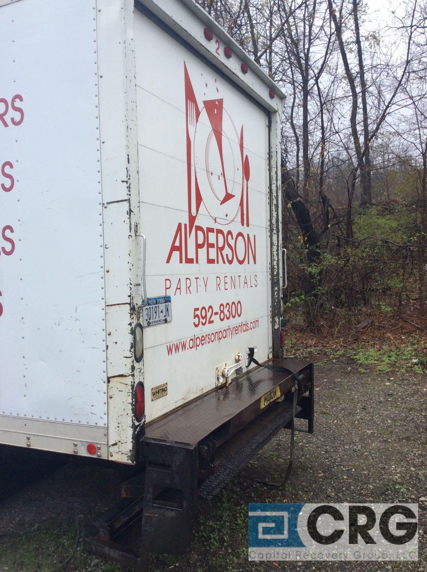 2003 International 20' box truck, DT466 ENGINE, A/T, Vinyl interior, Morgan 20' box w/Maxon lift - Image 5 of 8