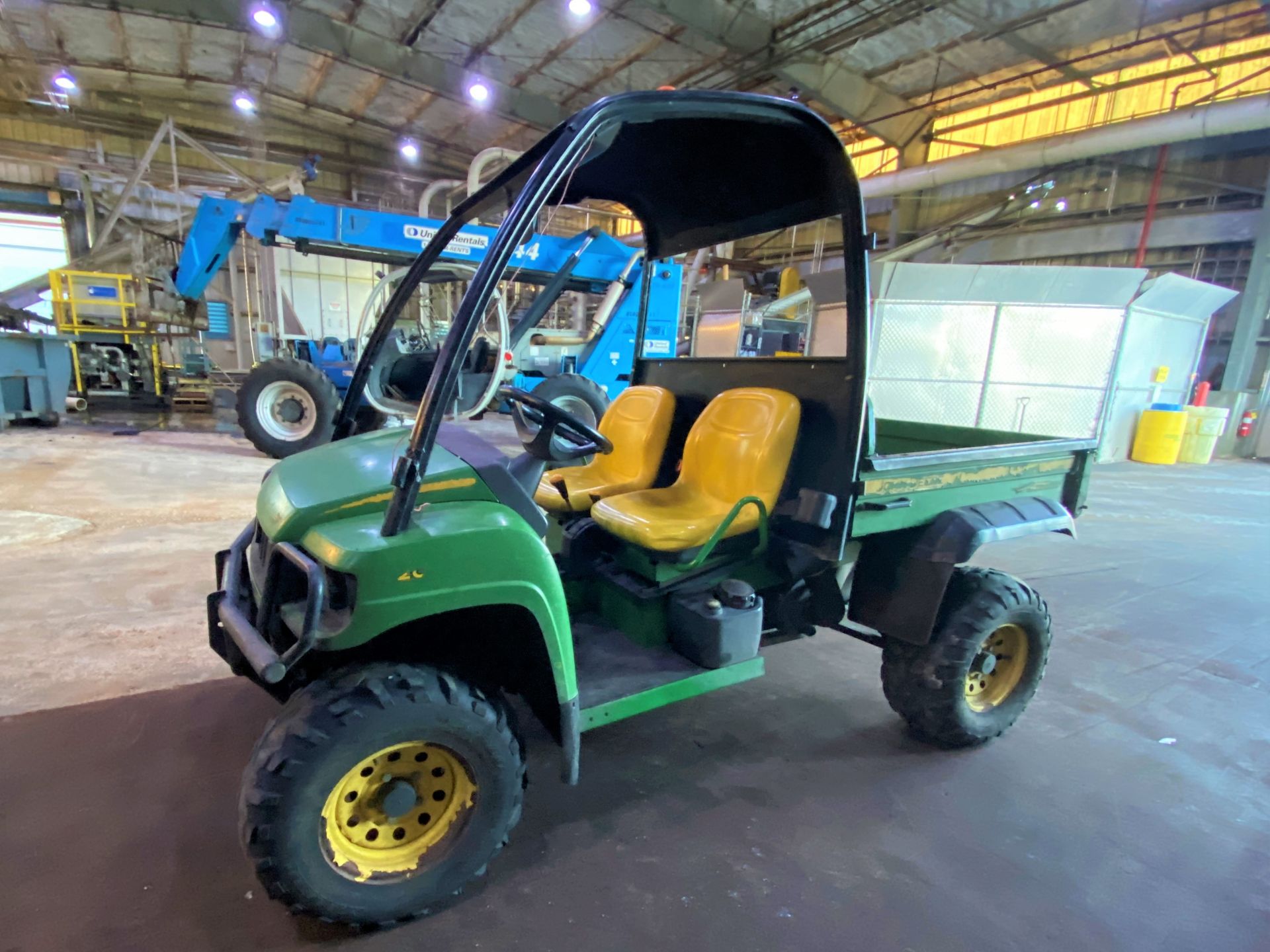 John Deere Gator gas 4 X 4 (620) utility vehicle with bed, 1,683 hrs.