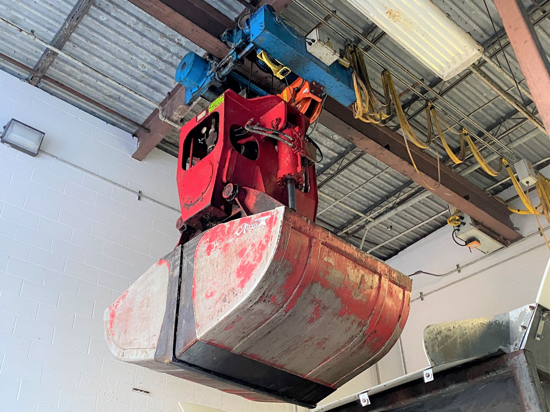 Anvil 4CH 4 yd. electro-hydraulic clamshell bucket, 7.5 T capacity singe rail, rebuilt 2019, pendant - Image 2 of 2