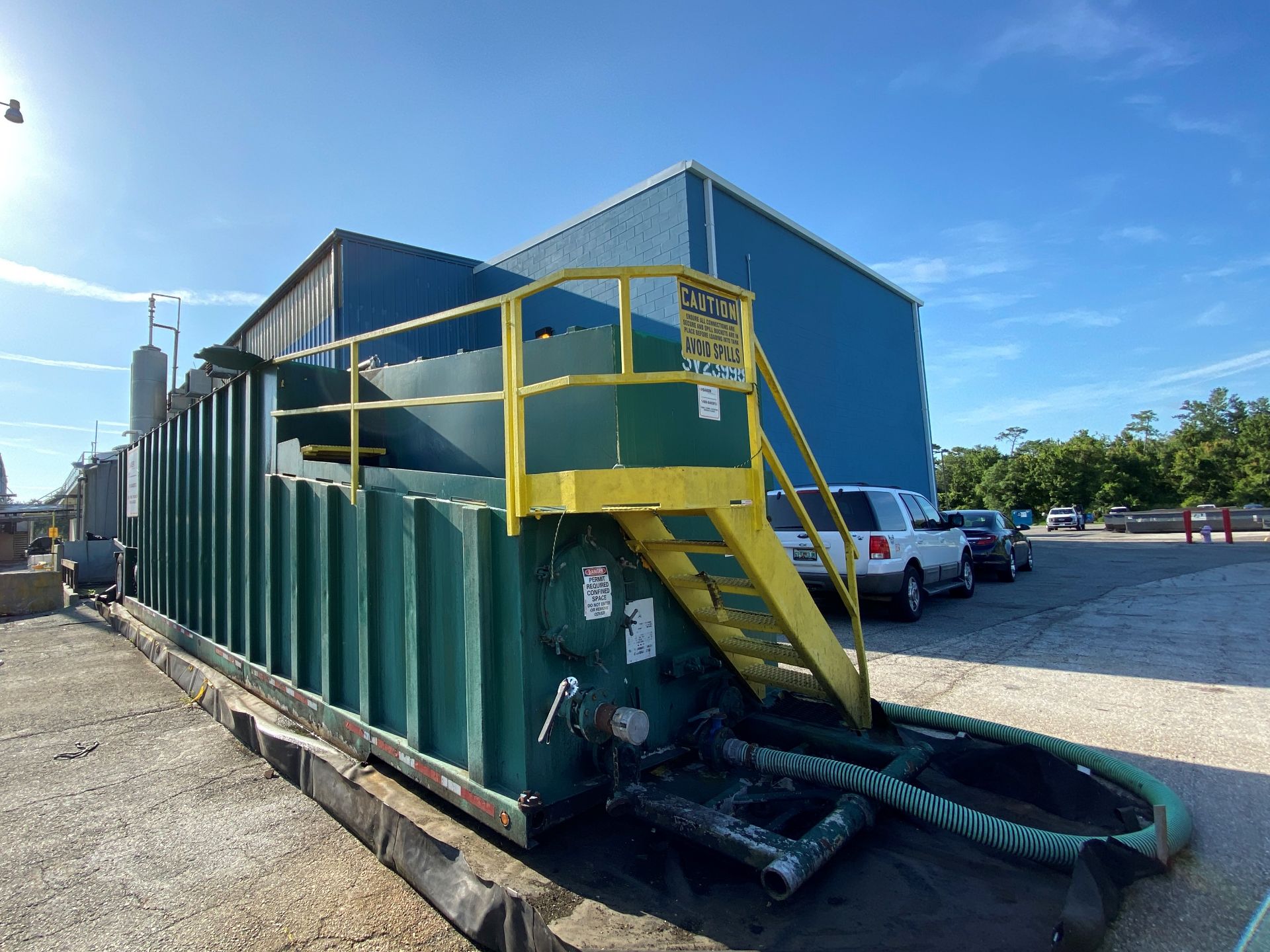 Baker 500 BBL single fixed axle portable Frac tank - Image 2 of 2