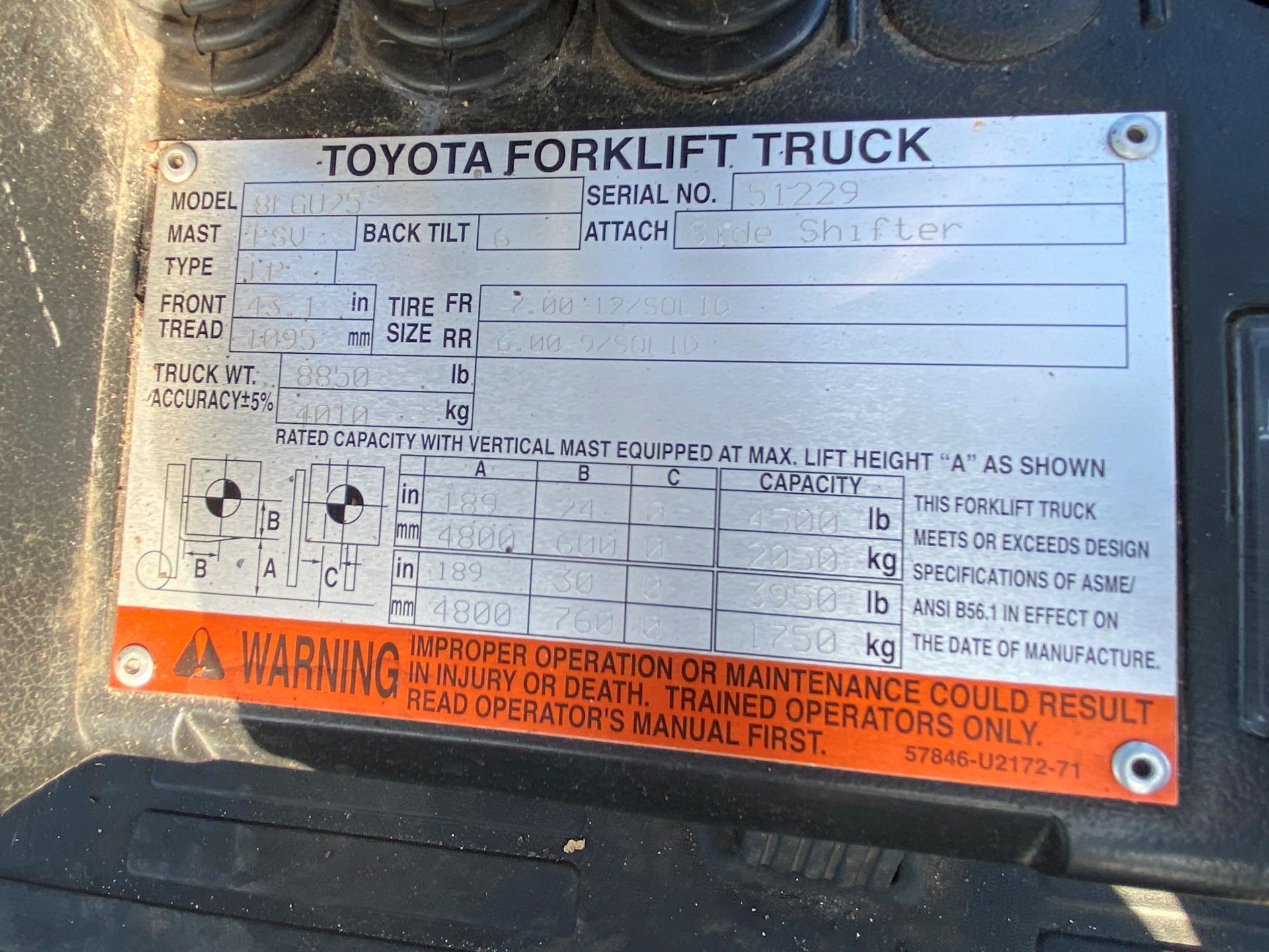 Toyota solid tire LP forklift, 4,600# capacity, 181" mast with side shift, 6,494 hrs. - Image 2 of 2