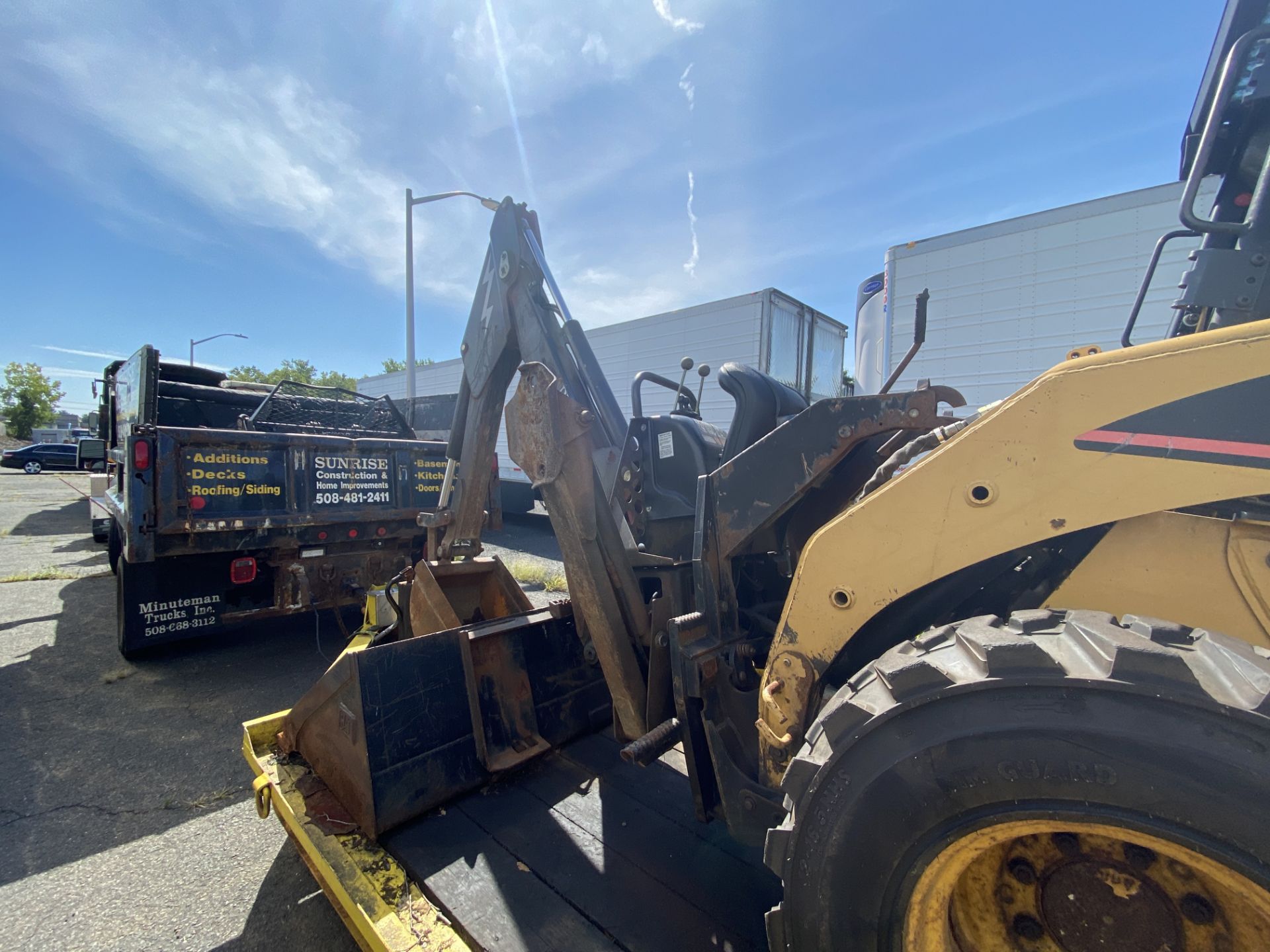 2000 CAT 246 skid steer loader, 2,890 hrs., with GP bucket, auxiliary hydraulics, fork attachment - Image 2 of 4