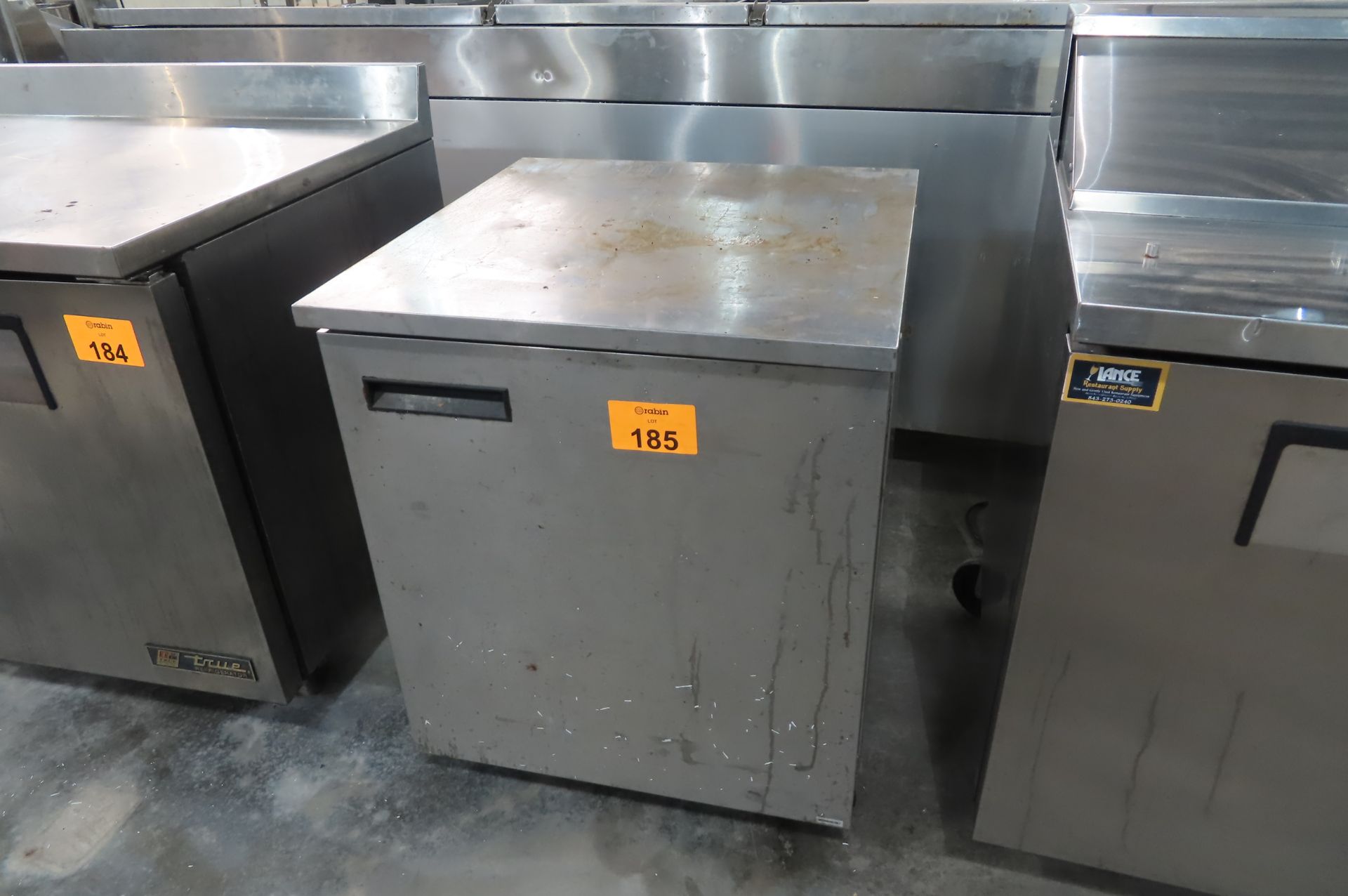 Cooling cabinet