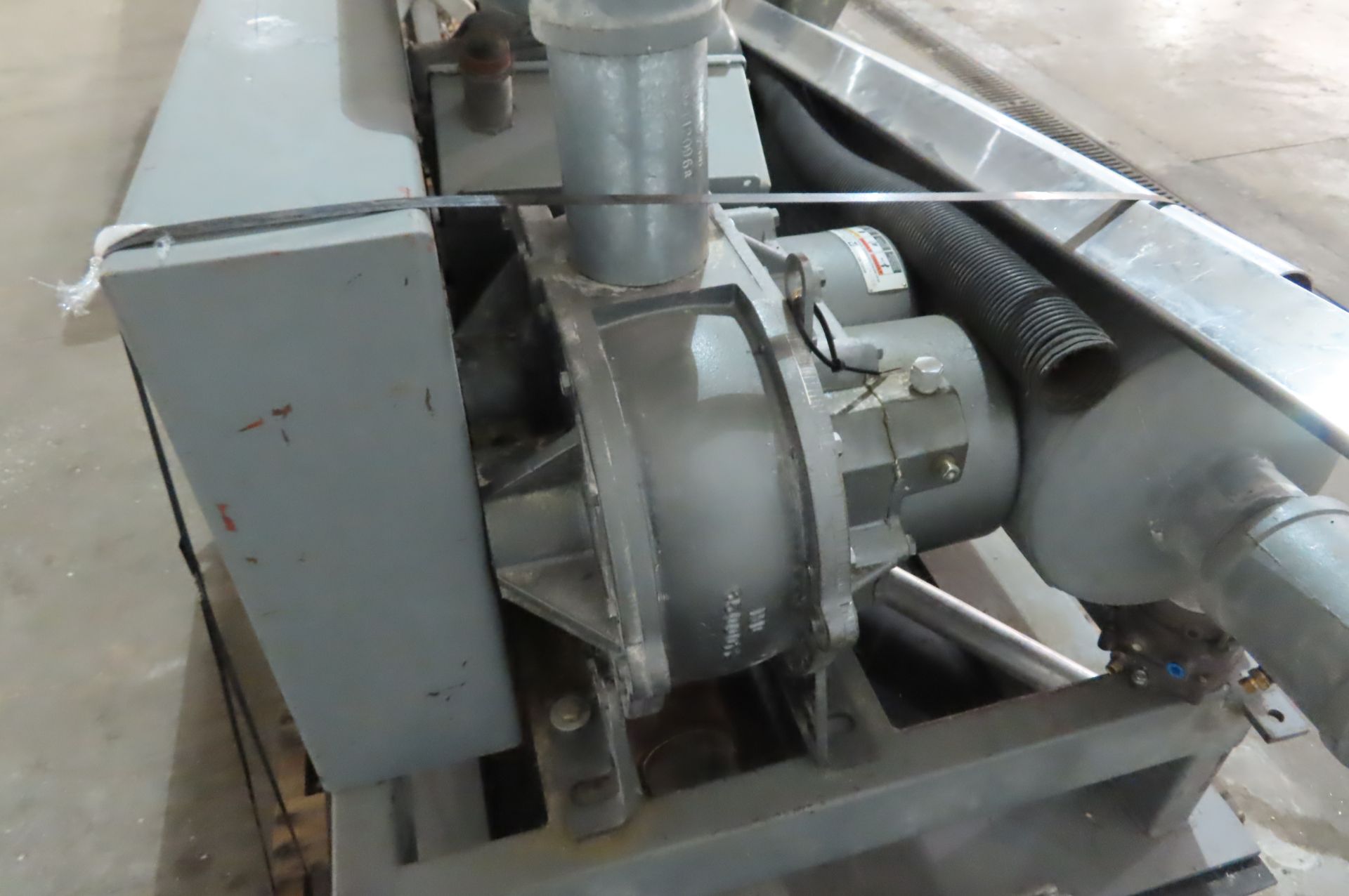 Vacuum pump - Image 2 of 4