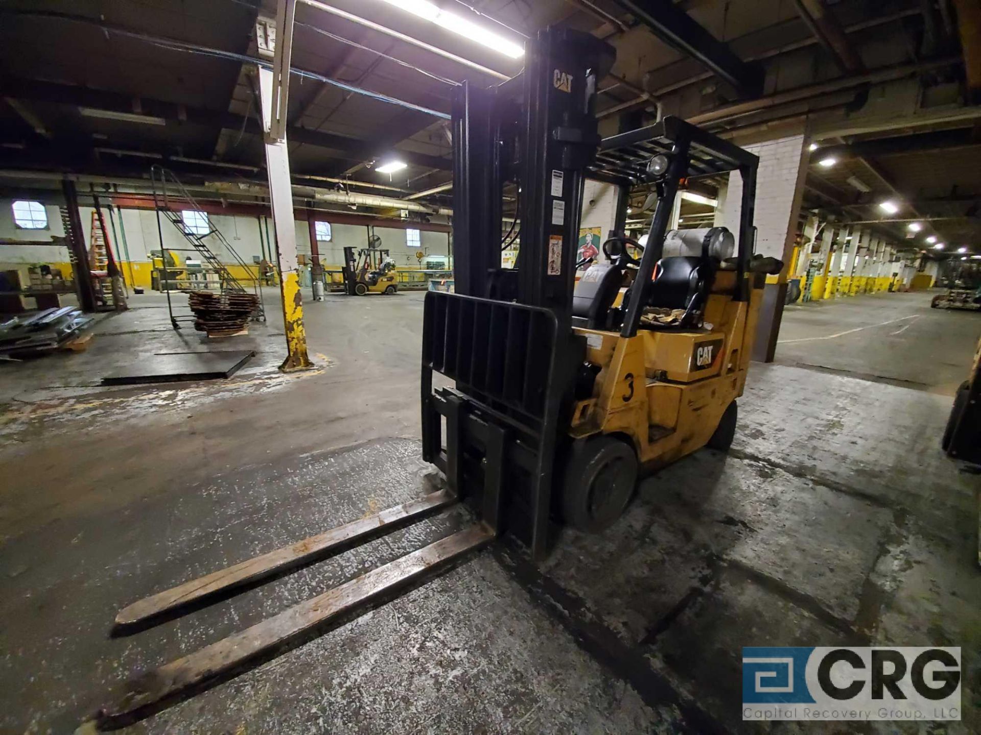 Caterpillar m/n GC40KS2 solid tire LP forklift, 7400 lb. capacity, 201 in. mast with side shift - Bild 3 aus 7