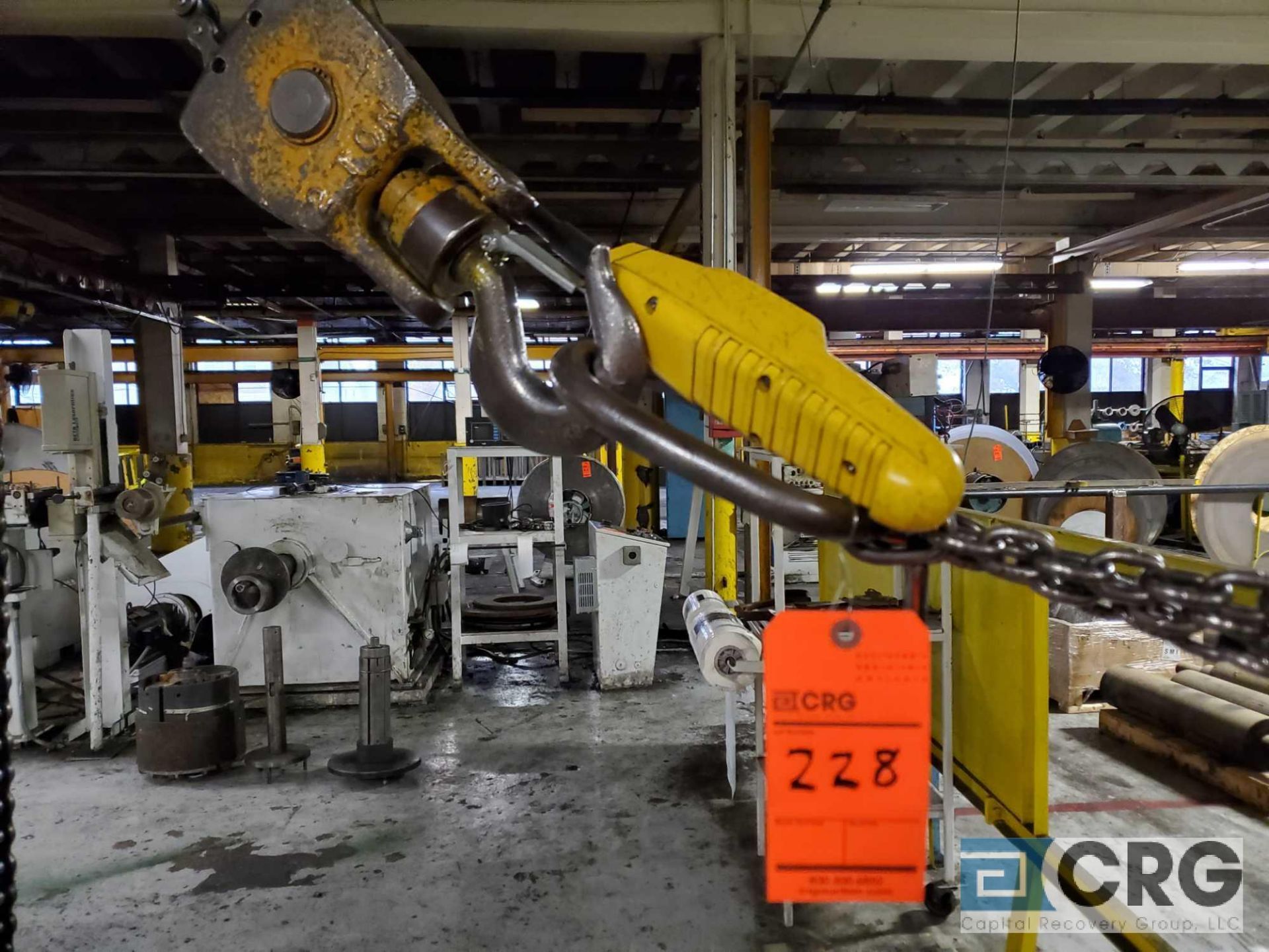 Jib crane 2 ton capacity, 17 ft. horizontal beam, 14 ft. vertical beam, with electric chain hoist - Image 2 of 4