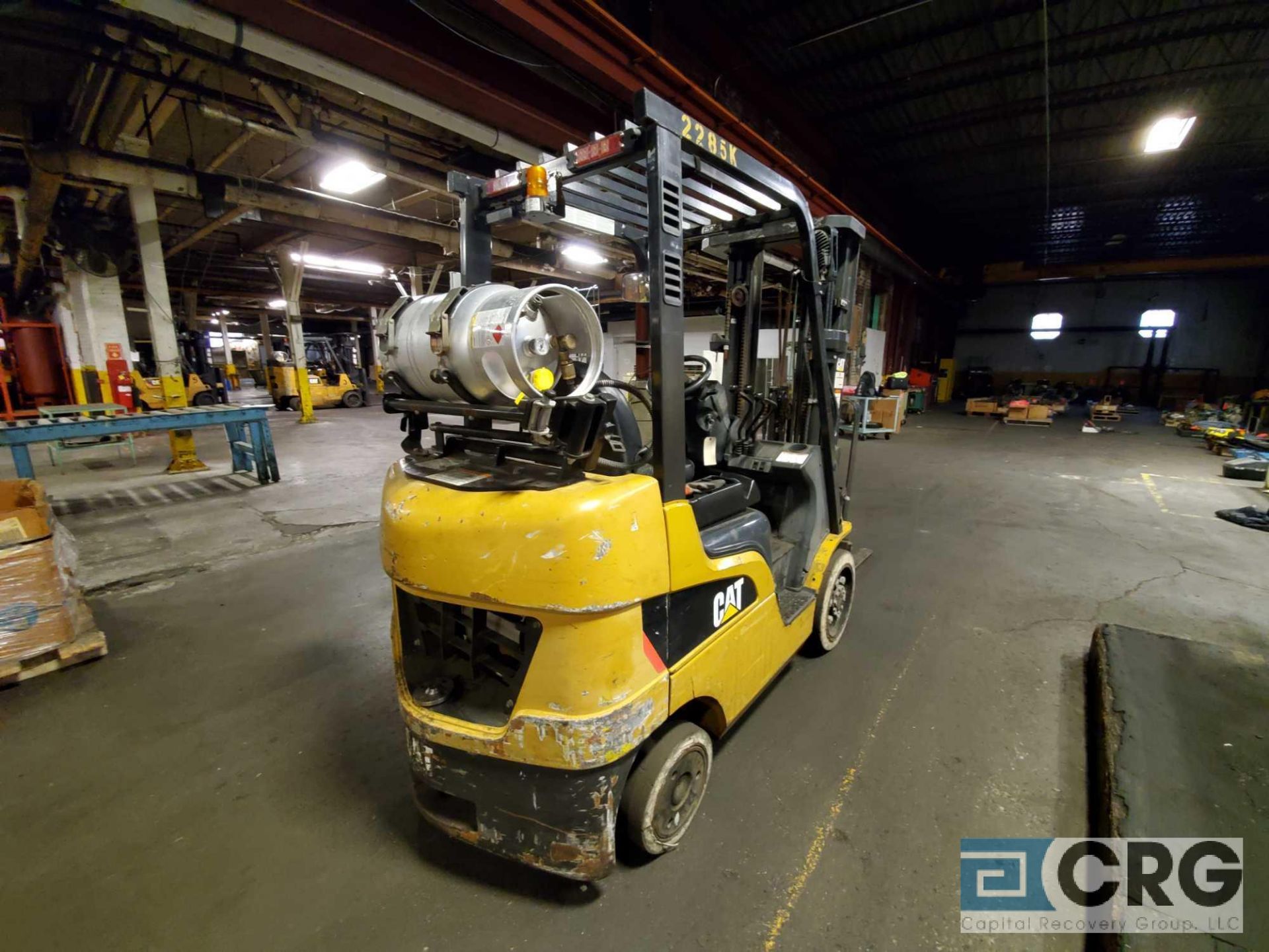 2013 Caterpillar m/n 2C5000 solid tire LP forklift - Image 4 of 6