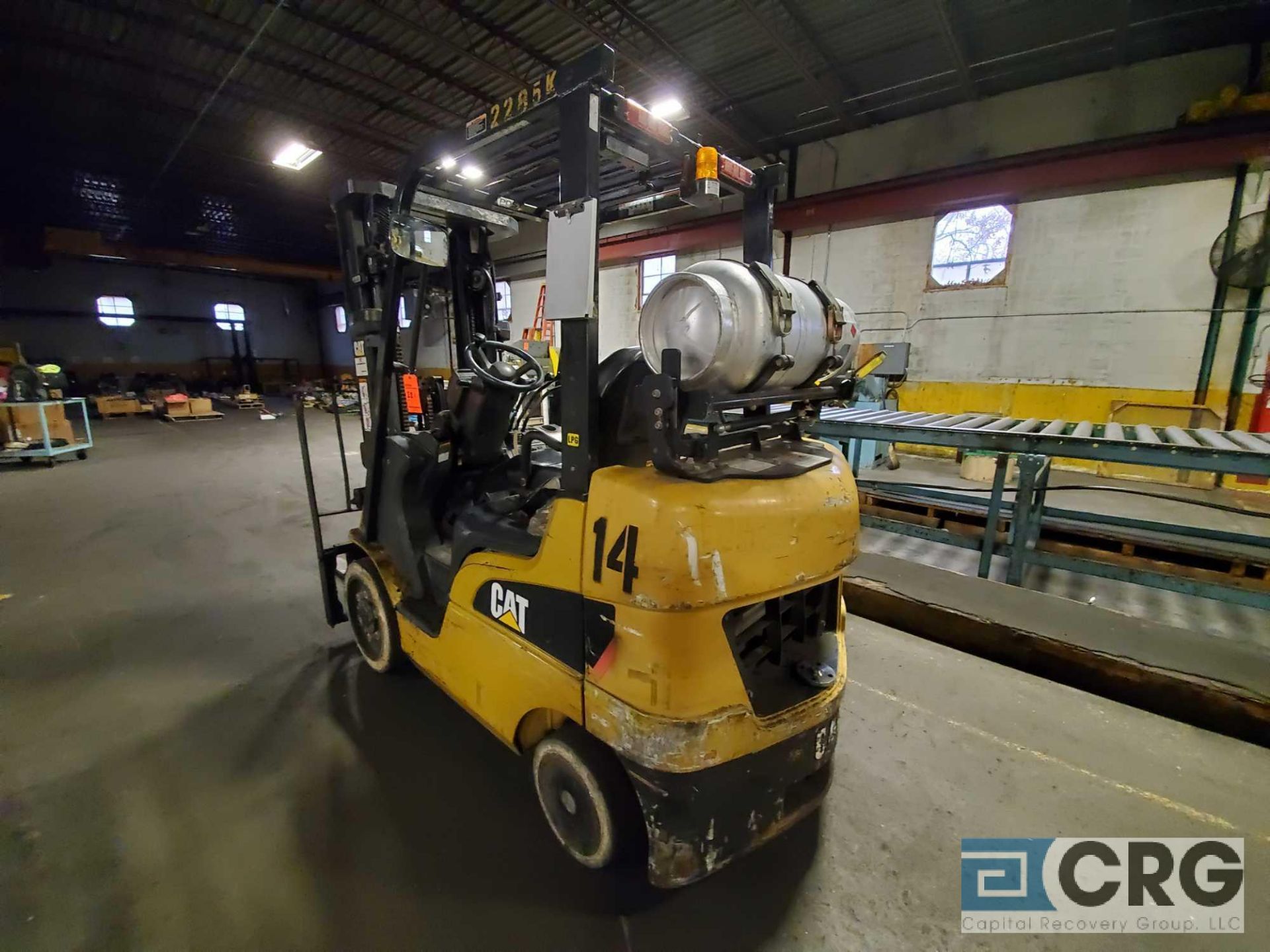 2013 Caterpillar m/n 2C5000 solid tire LP forklift - Image 5 of 6