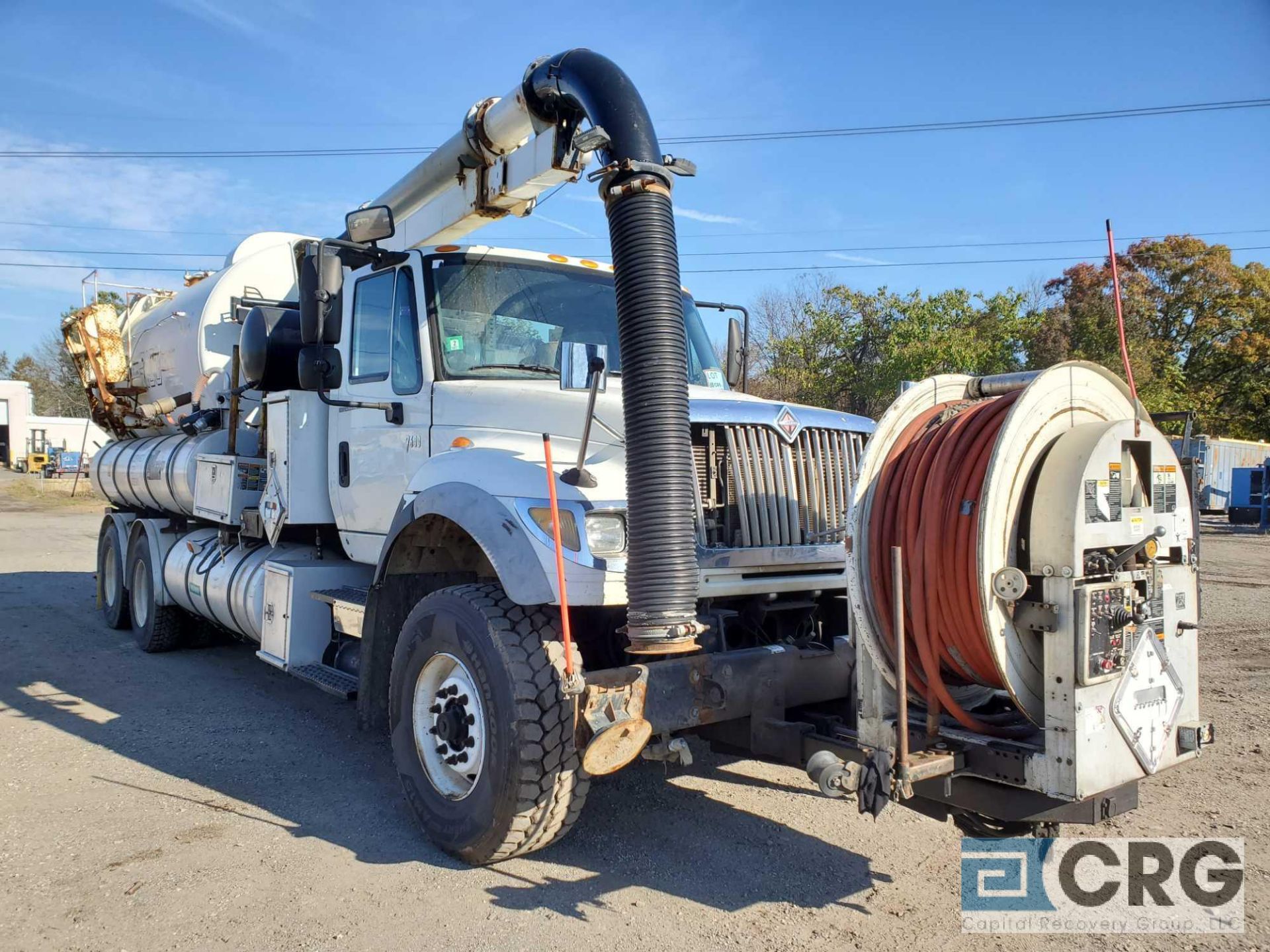 2007 International 7600 tandem axle Jet Rodder Sewer Cleaner - Image 2 of 11