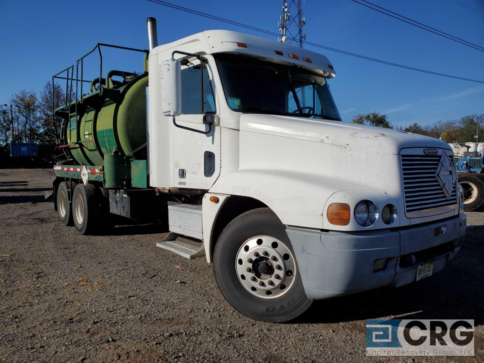 2001 Freightliner Century Liquid Vac Truck, 60,000 GVWR, 30,023 hours, with 3,200 gal. capacity - Image 2 of 10