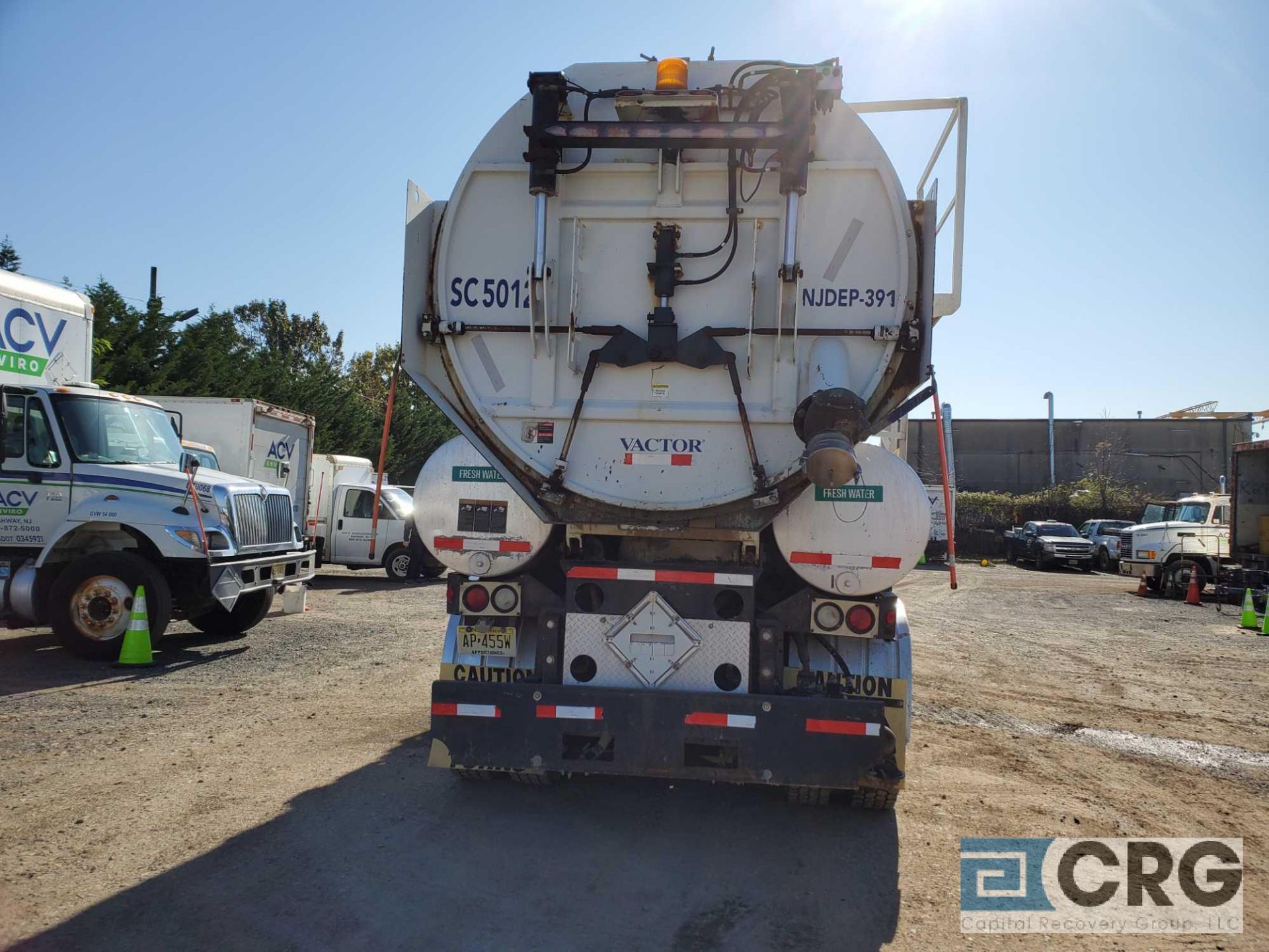 2007 International tandem axle Sewer Cleaner Jet Rodder Truck, 66,000 GVWR, 21,311 hours, with 2,000 - Image 3 of 9