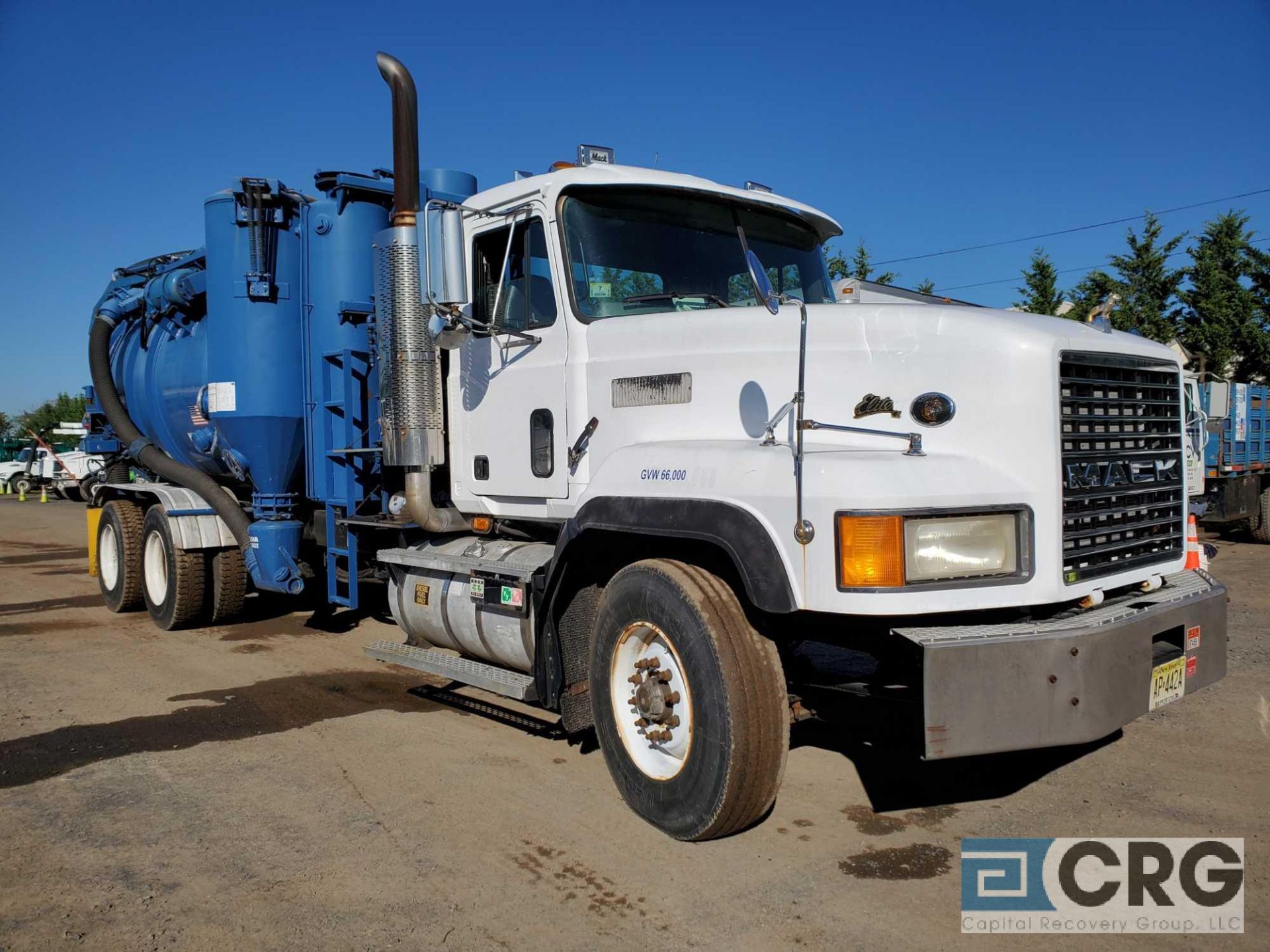 1998 Mack CV713 tandem axle Turbo Vac Truck, 66,000 GVWR, 8,795 hours, with 3,000 gal. capacity - Image 2 of 7