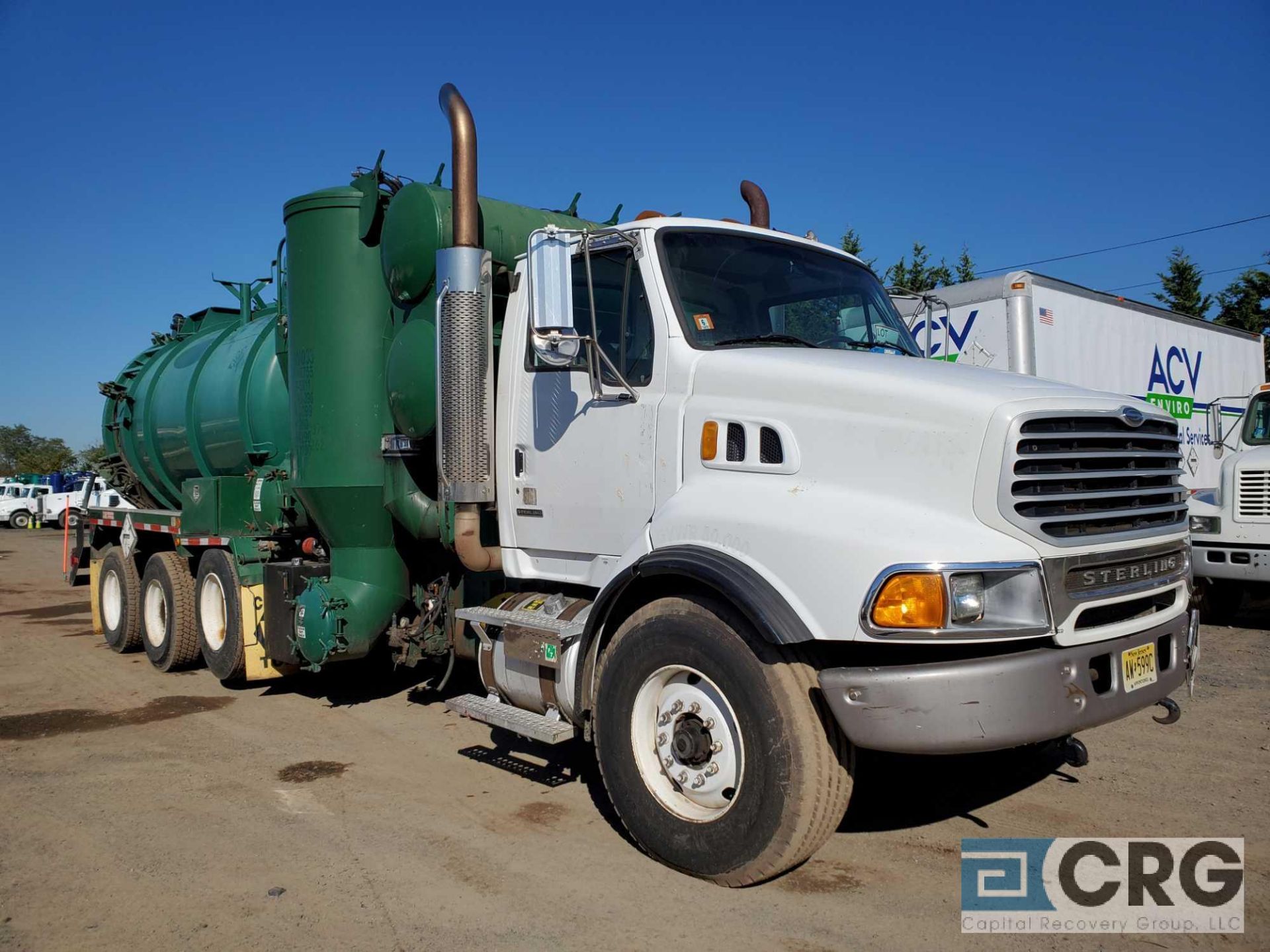 2006 Sterling tandem axle L9500 Turbo Vac Truck, 80,000 GVWR, 17,086 hours, with 3,200 gal - Image 2 of 10