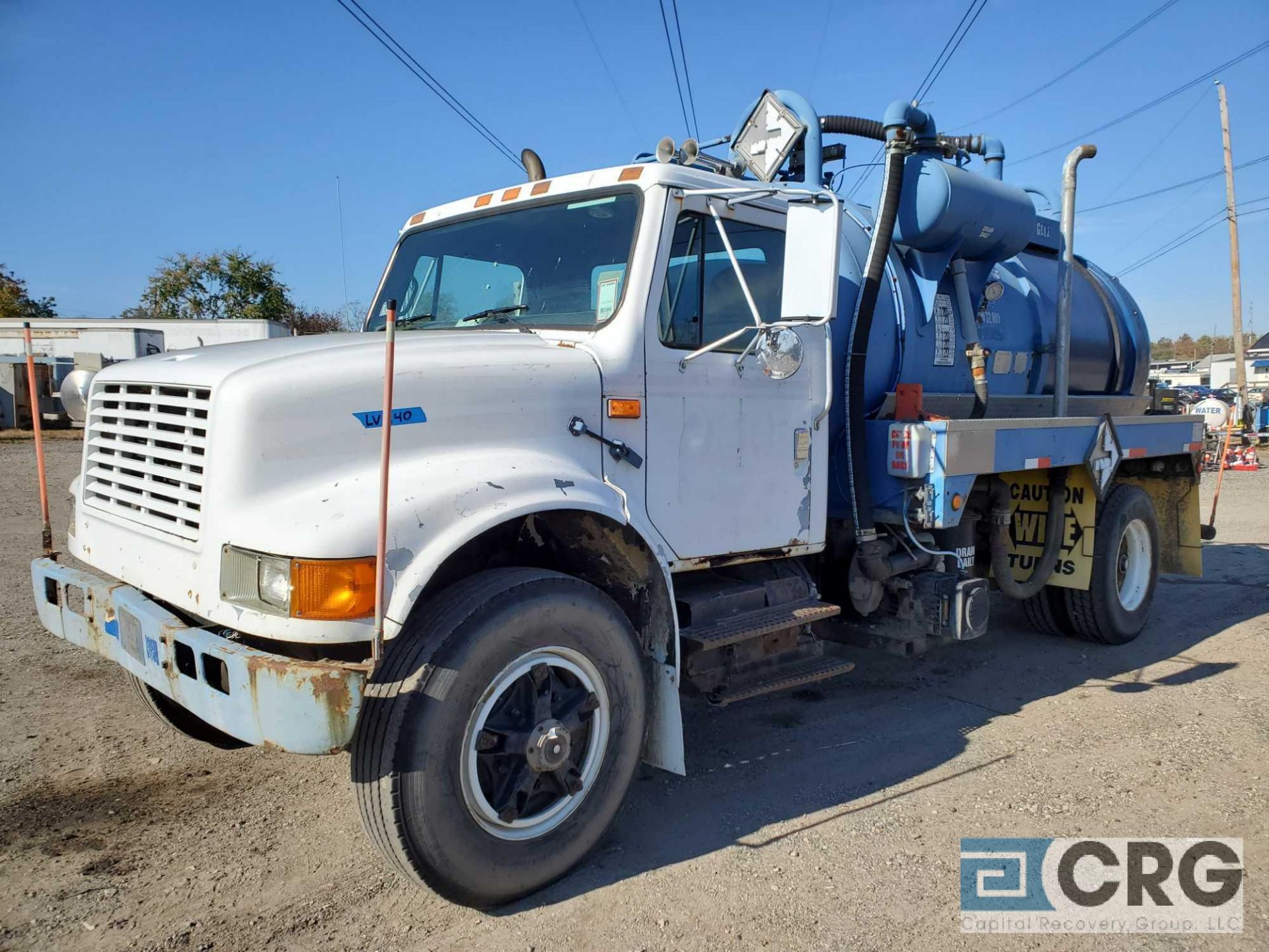 1990 International 4900 Liquid Vac Truck, 32,800 GVWR, 5,567 hours, with 2,300 gal. capacity