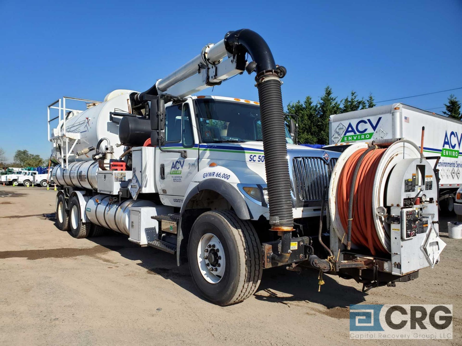 2007 International tandem axle Sewer Cleaner Jet Rodder Truck, 66,000 GVWR, 21,311 hours, with 2,000 - Image 2 of 9