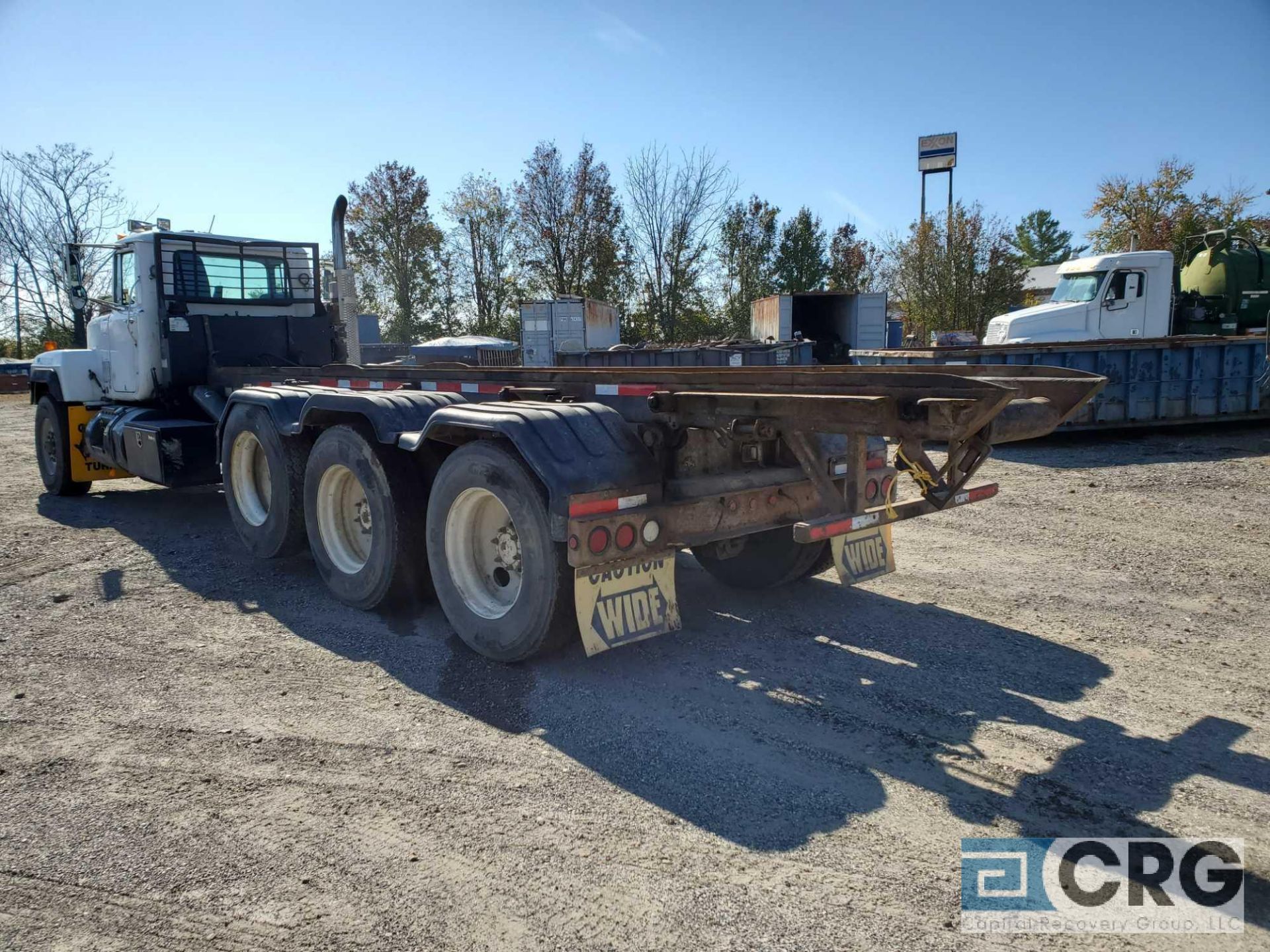 1995 Mack RD6905 tag axle Roll Off Truck, 80,000 GVWR, 25,674 hours, 20-30 cu. Yard capacity, with - Image 4 of 13