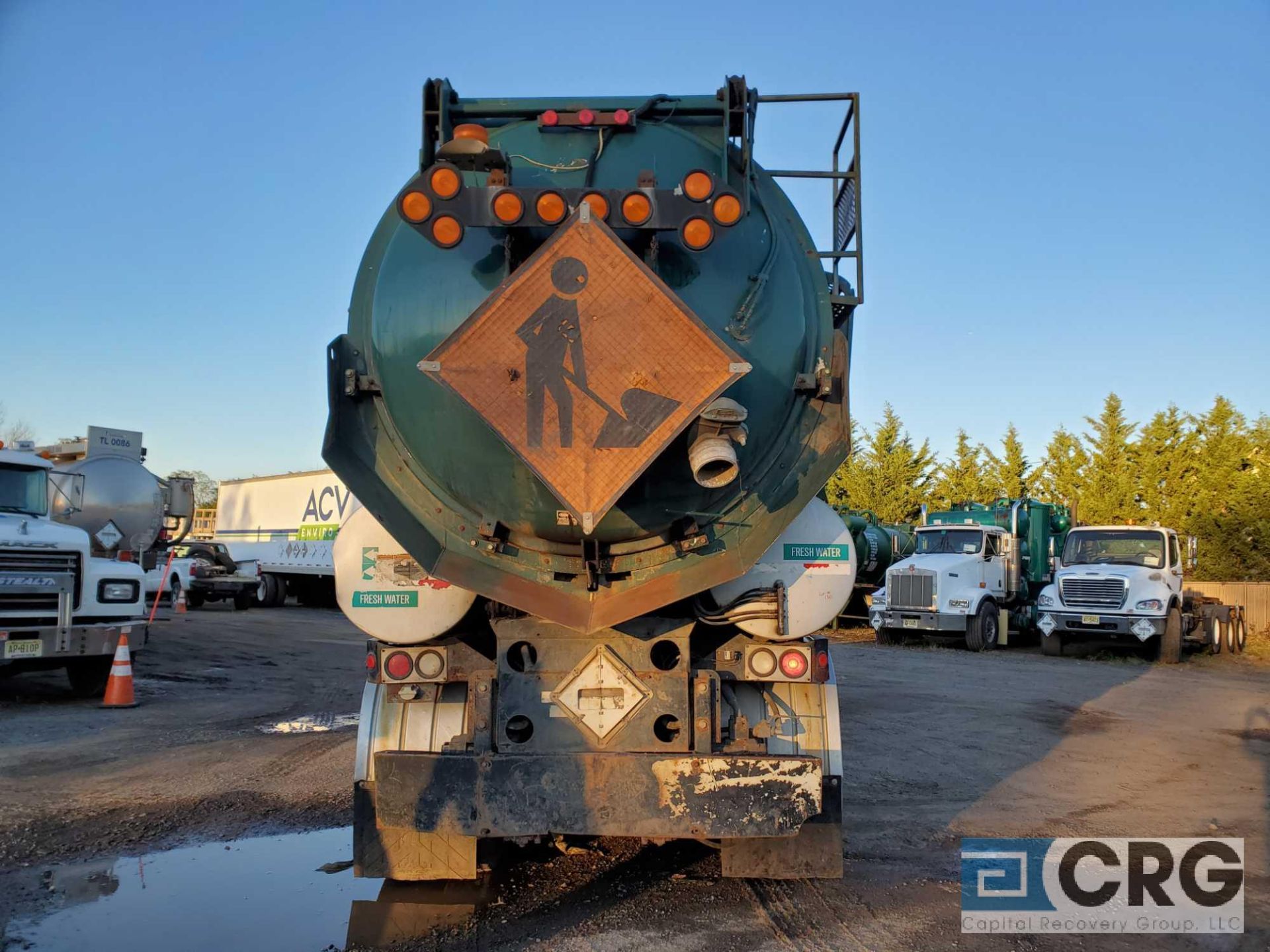 2001 Sterling tandem axle Sewer Cleaner Jet Rodder Truck, 56,000 GVWR, 17,207 hours, with 2,1000 - Image 4 of 8