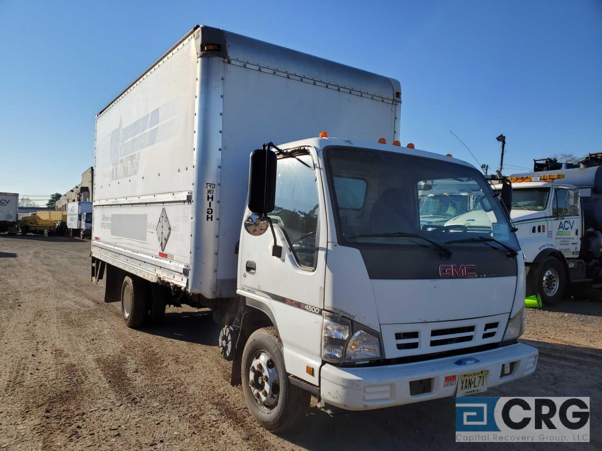 2007 GMC W4500 Box Truck w/ lift gate, 14,500 GVWR, with 16' Box and Maxon 2000 lb. lift gate, 175, - Image 2 of 9