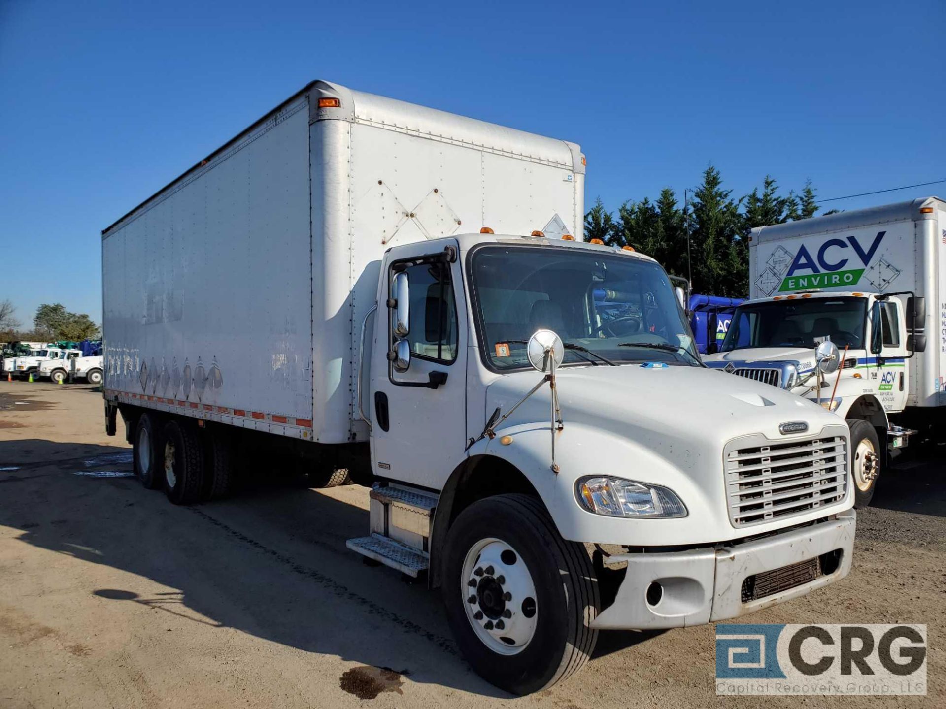 2006 Freightliner M2106 Box Truck w/ lift gate, 52,000 GVWR, 17,389 hours, with 26' Morgan - Image 2 of 7