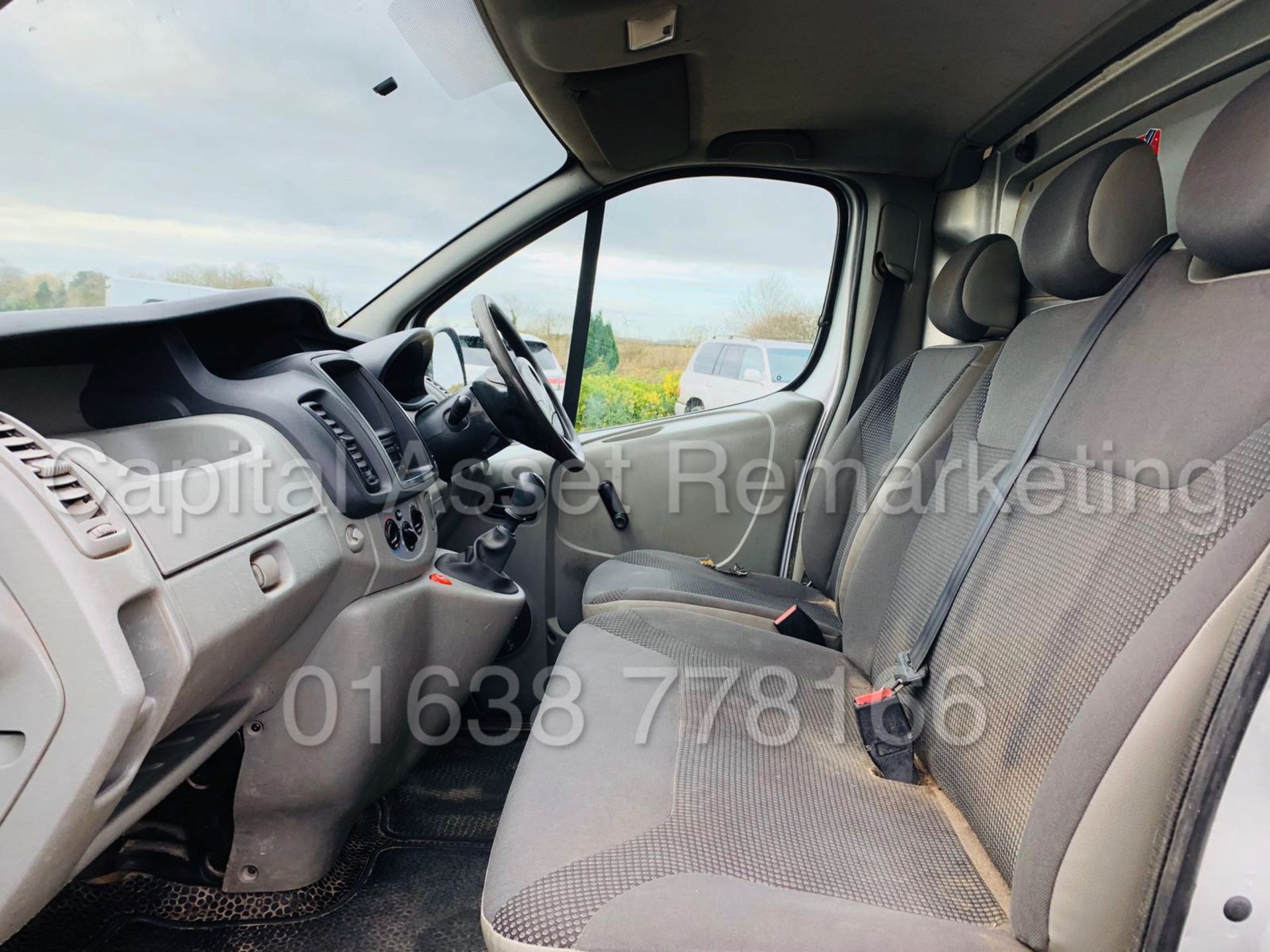 (On Sale) VAUXHALL VIVARO 2900 *LWB -PANEL VAN* (60 REG) '2.0 CDTI - 6 SPEED' *LOW MILES* (NO VAT) - Image 17 of 19