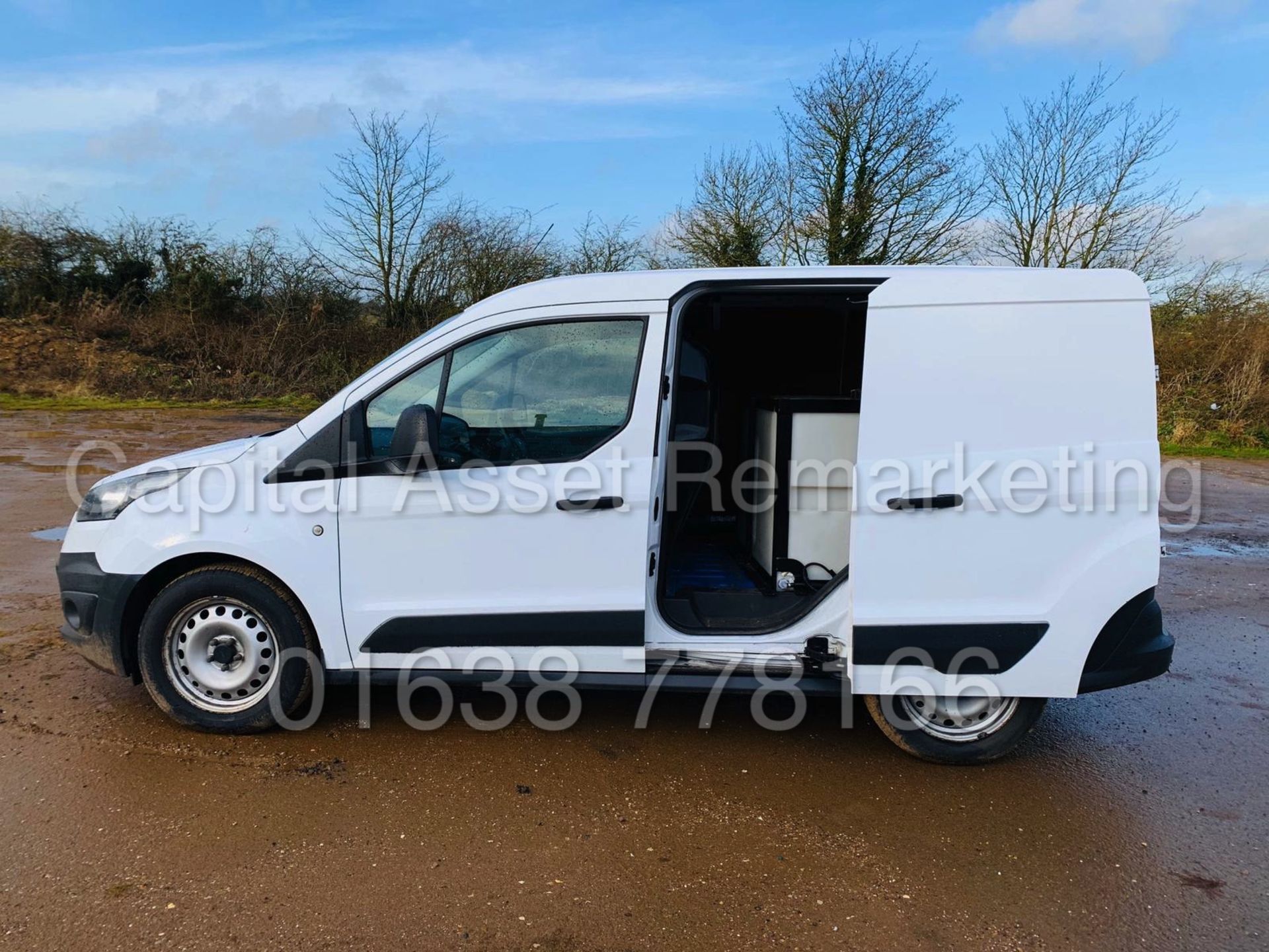 (On Sale) FORD TRANSIT CONNECT *SWB - JETTING UNIT / PANEL VAN* (2015) '1.5 TDCI - 5 SPEED' (NO VAT) - Image 6 of 20