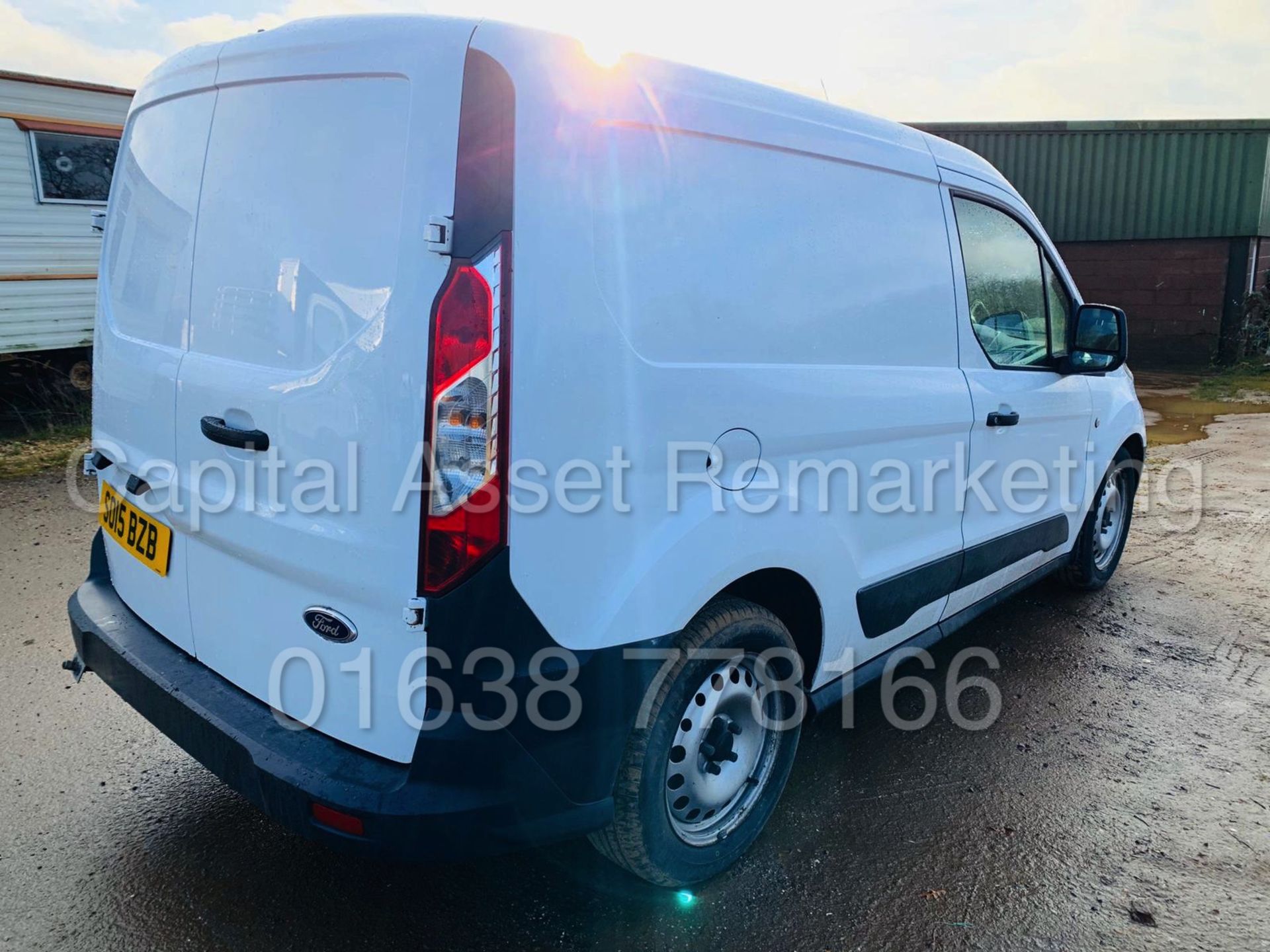 (On Sale) FORD TRANSIT CONNECT *SWB - JETTING UNIT / PANEL VAN* (2015) '1.5 TDCI - 5 SPEED' (NO VAT) - Image 4 of 20