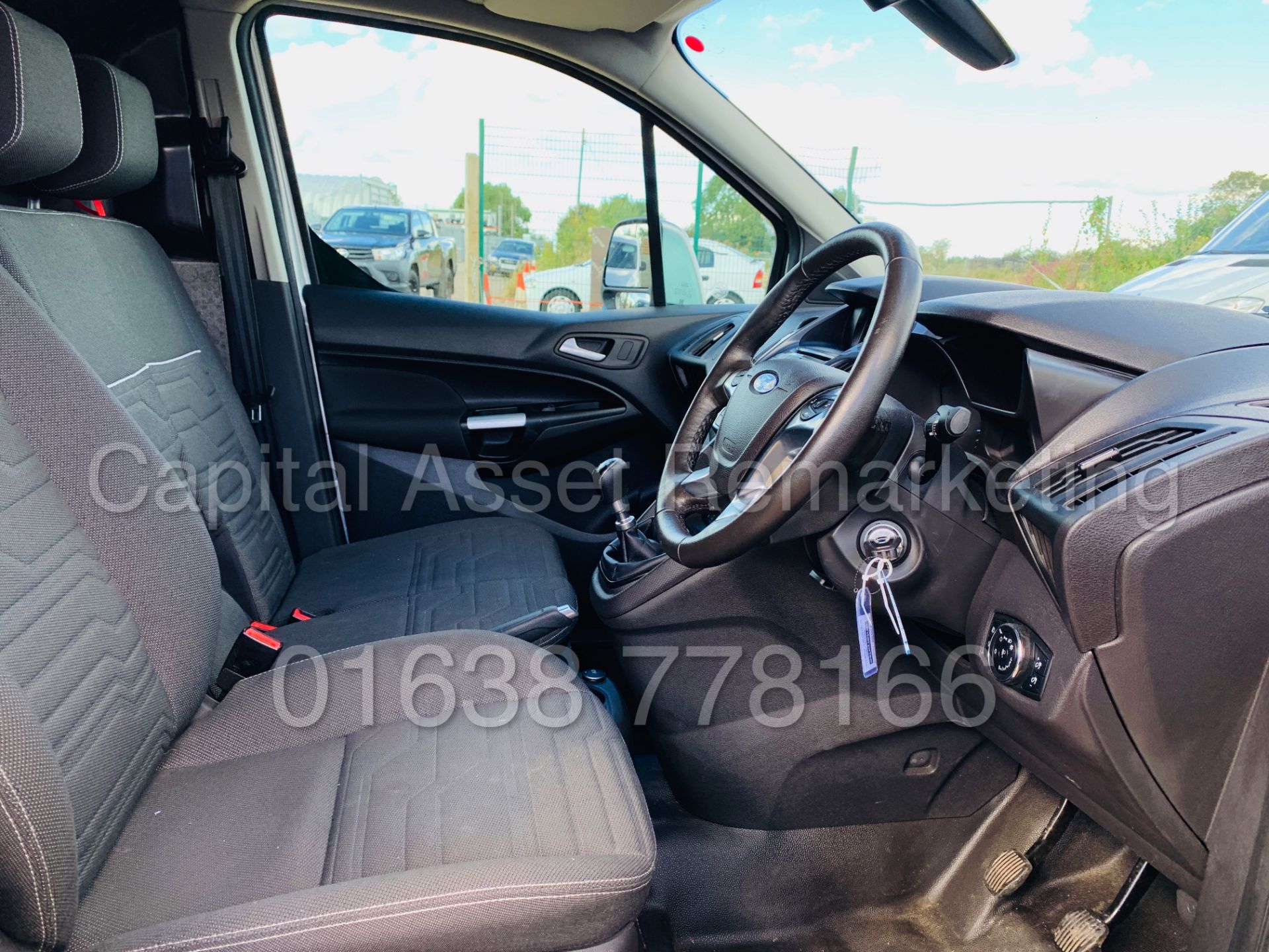 (On Sale) FORD TRANSIT CONNECT *LIMITED* SWB PANEL VAN (2017) '1.5 TDCI -120 BHP - EURO 6 - 6 SPEED' - Image 31 of 44