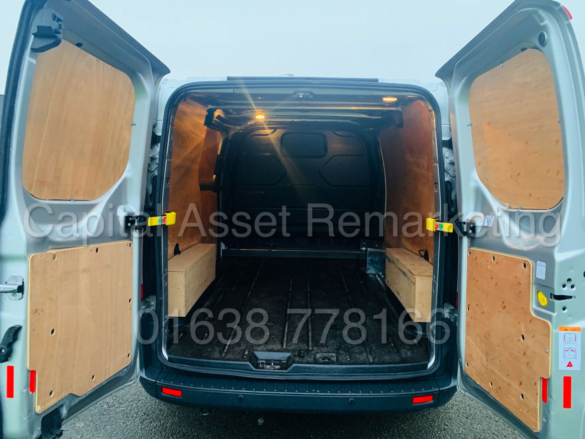 FORD TRANSIT *TREND EDITION* 290 SWB (2017 - EURO 6 / AD-BLUE) '2.0 TDCI - 130 BHP - 6 SPEED' - Image 22 of 41