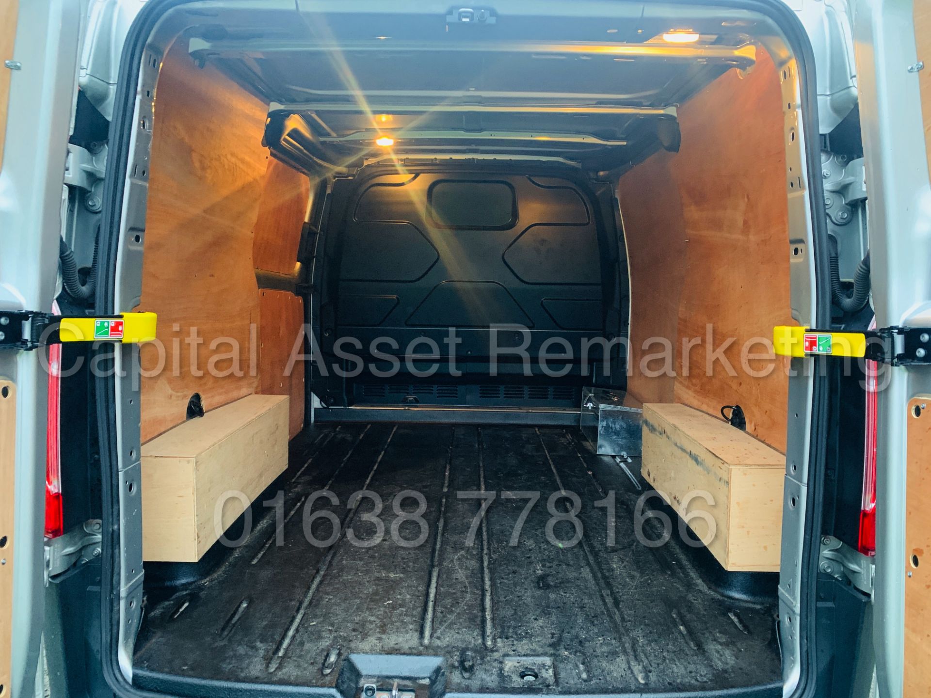 FORD TRANSIT *TREND EDITION* 290 SWB (2017 - EURO 6 / AD-BLUE) '2.0 TDCI - 130 BHP - 6 SPEED' - Image 23 of 41