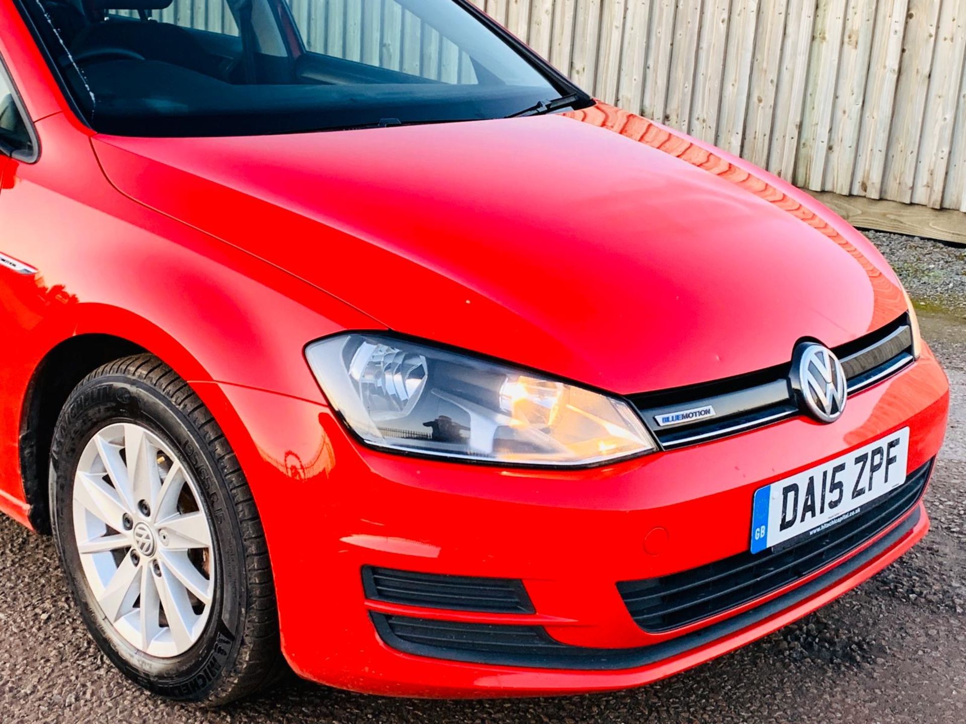 (ON SALE) VOLKSWAGEN GOLF TDI "BLUEMOTION" ESTATE (15 REG) 1 KEEPER FSH - AIR CON - CRUISE - LOOK - Image 15 of 28