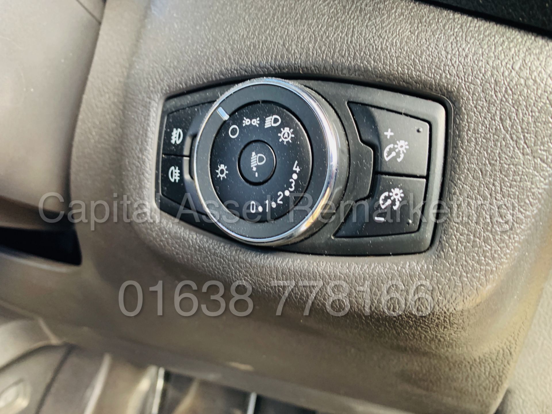 (On Sale) FORD TRANSIT CONNECT *LIMITED* SWB PANEL VAN (2017) '1.5 TDCI -120 BHP - EURO 6 - 6 SPEED' - Image 33 of 44