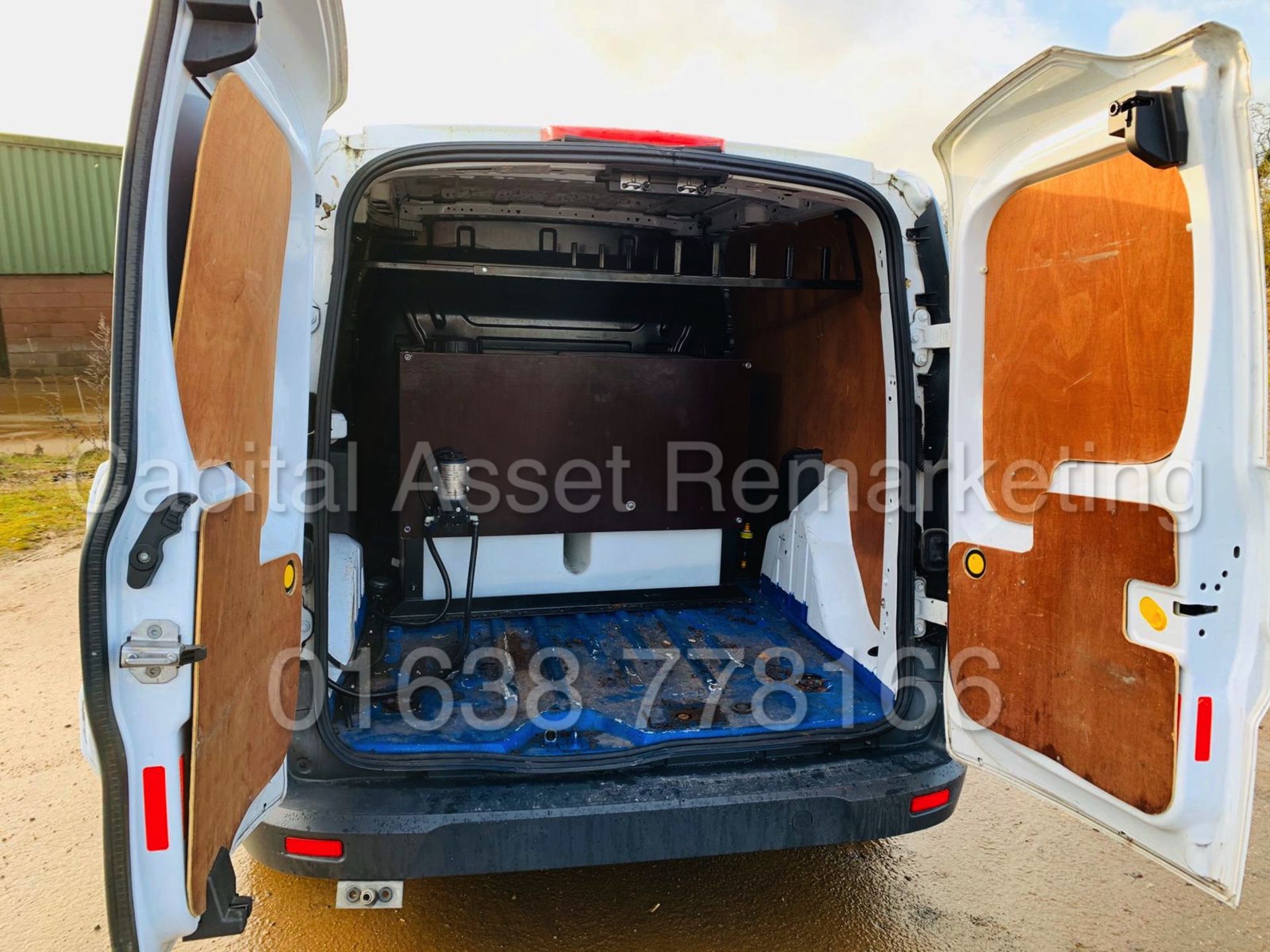 (On Sale) FORD TRANSIT CONNECT *SWB - JETTING UNIT / PANEL VAN* (2015) '1.5 TDCI - 5 SPEED' (NO VAT) - Image 7 of 20