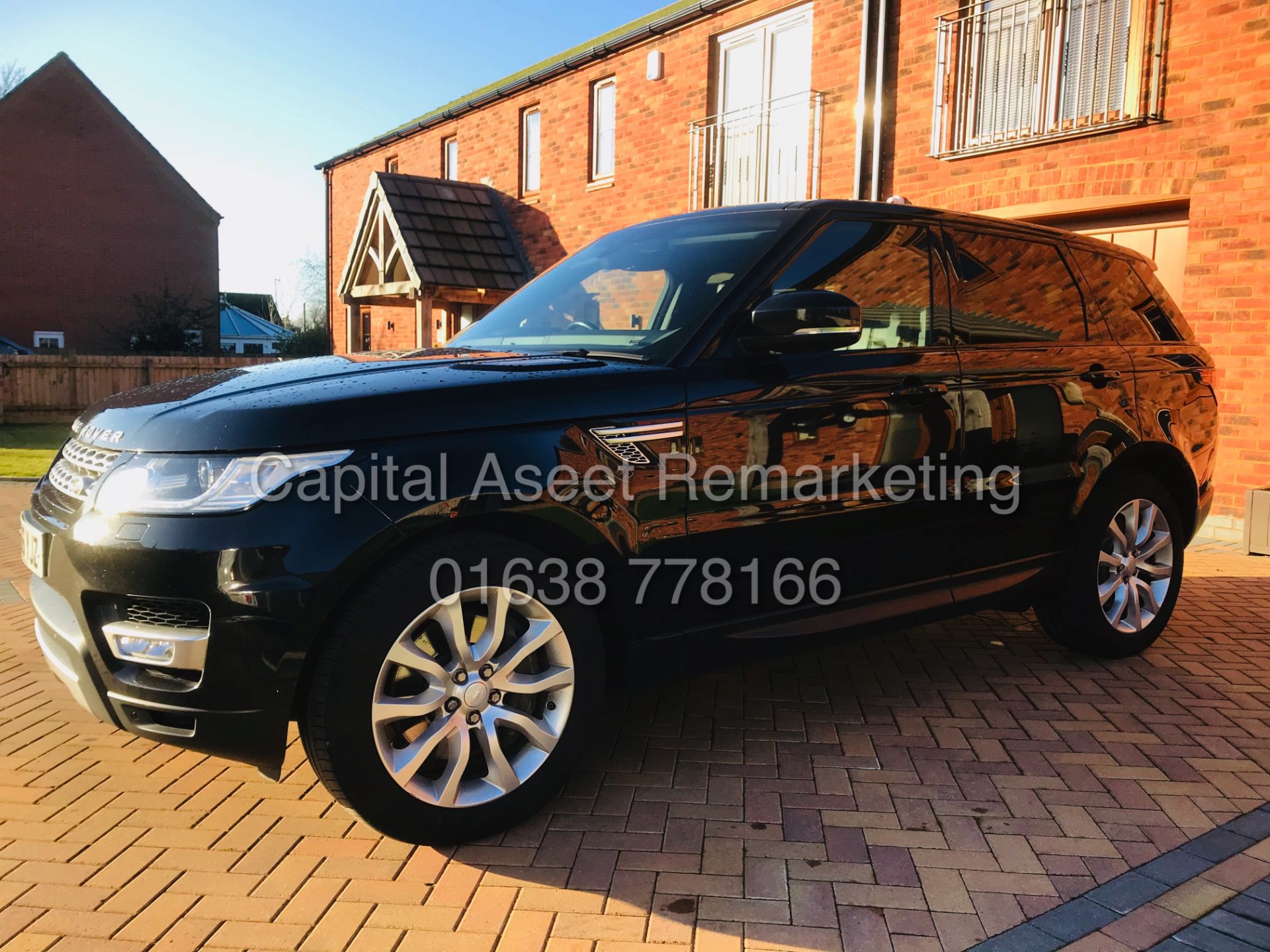 (ON SALE) RANGE ROVER SPORT "HSE - BLACK" 3.0 SDV6 - 8 SPEED (2017 MODEL) 1 OWNER - SAT NAV -LEATHER - Image 2 of 45