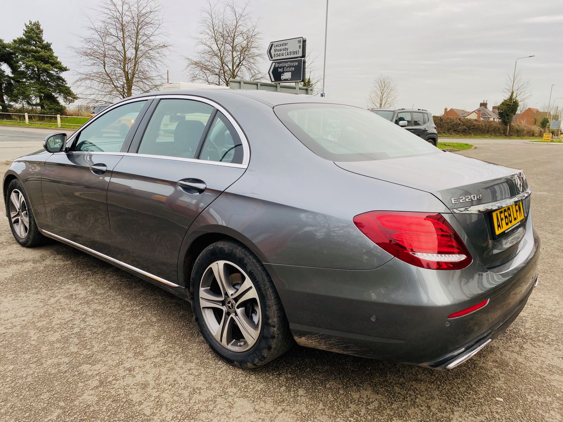 ON SALE MERCEDES E220d "SPECIAL EQUIPMENT" 9G-TRONIC (2019 MODEL) *GREAT SPEC*SAT NAV - LEATHER - Image 6 of 26