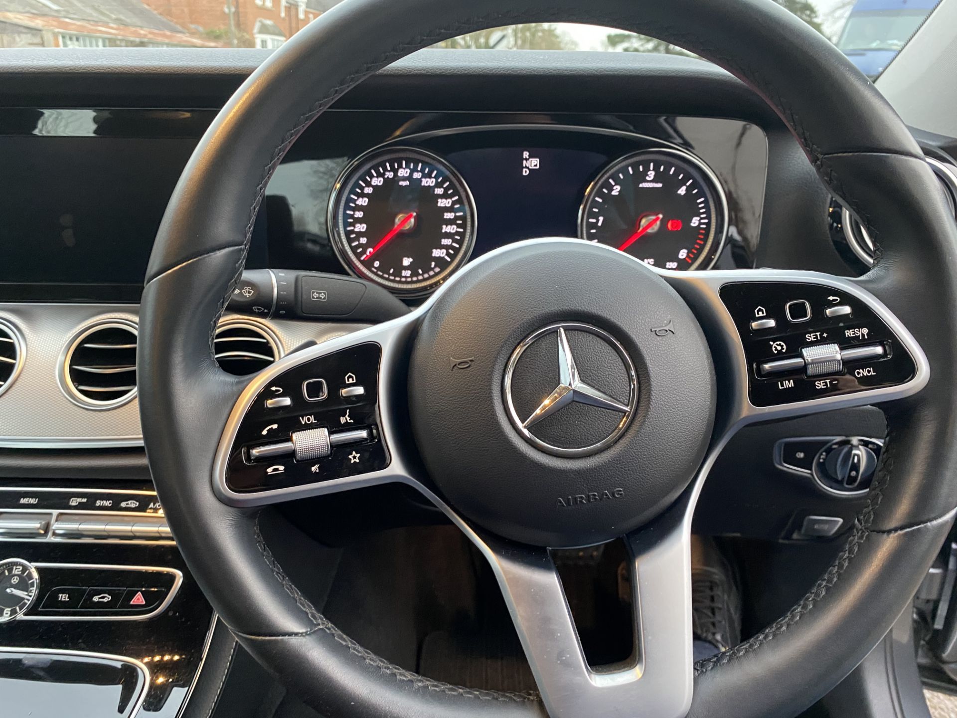 ON SALE MERCEDES E220d "SPECIAL EQUIPMENT" 9G-TRONIC (2019 MODEL) *GREAT SPEC*SAT NAV - LEATHER - Image 13 of 26