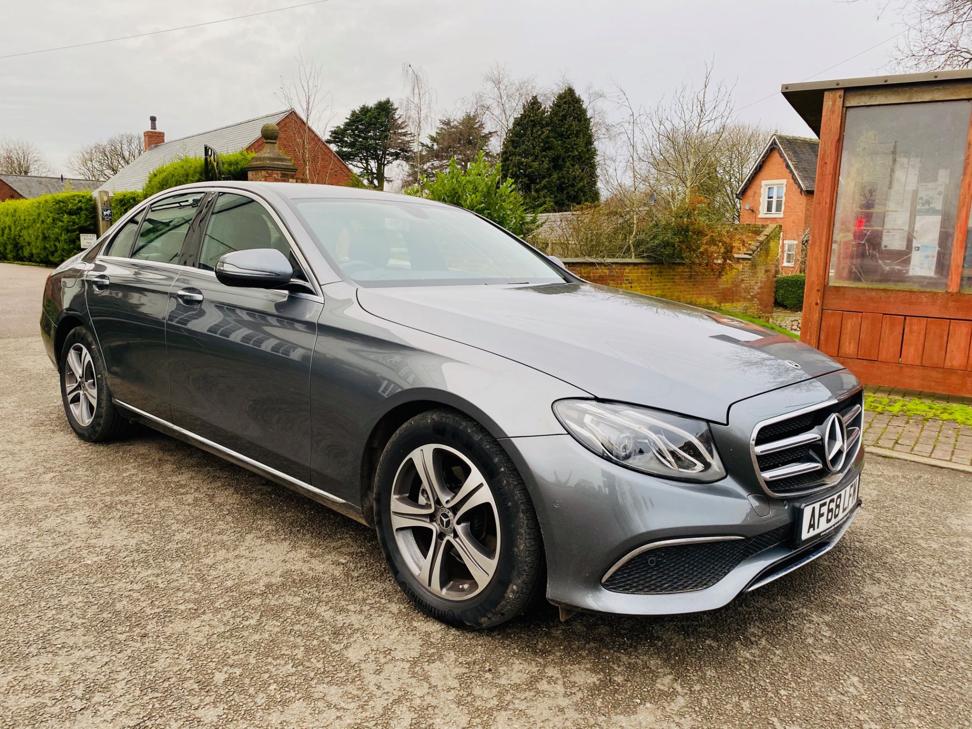 ON SALE MERCEDES E220d "SPECIAL EQUIPMENT" 9G-TRONIC (2019 MODEL) *GREAT SPEC*SAT NAV - LEATHER - Image 2 of 26