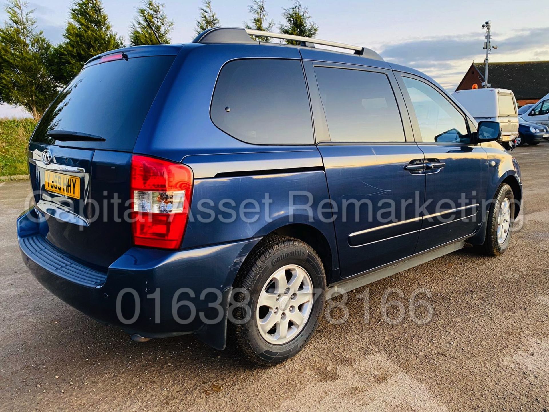 KIA SEDONA *LS EDTION* (2010) '2.9 DIESEL -144 BHP - AUTO' (WHEEL CHAIR ACCESSIBLE VEHICLE) *NO VAT* - Image 7 of 25