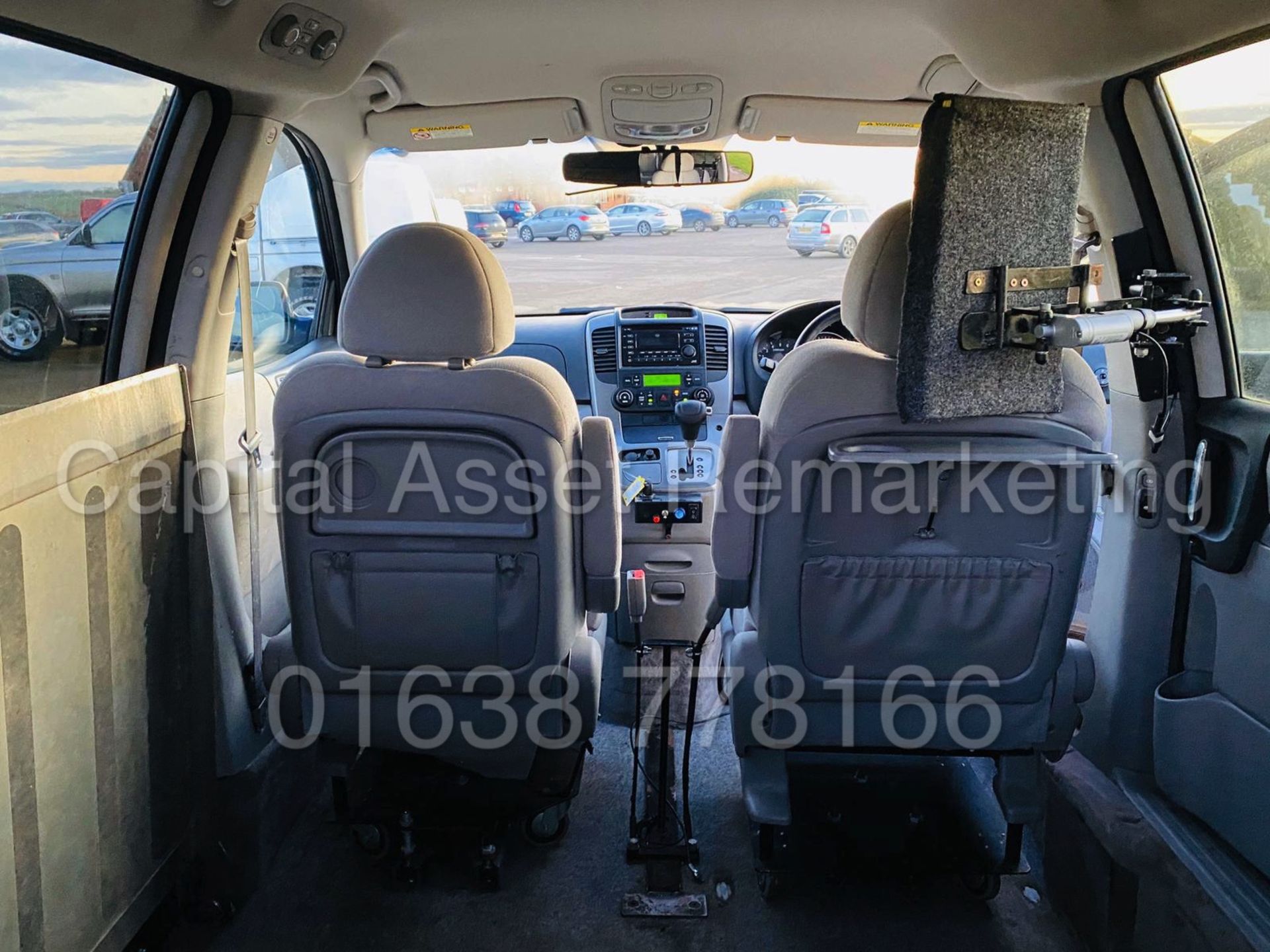 KIA SEDONA *LS EDTION* (2010) '2.9 DIESEL -144 BHP - AUTO' (WHEEL CHAIR ACCESSIBLE VEHICLE) *NO VAT* - Image 21 of 25