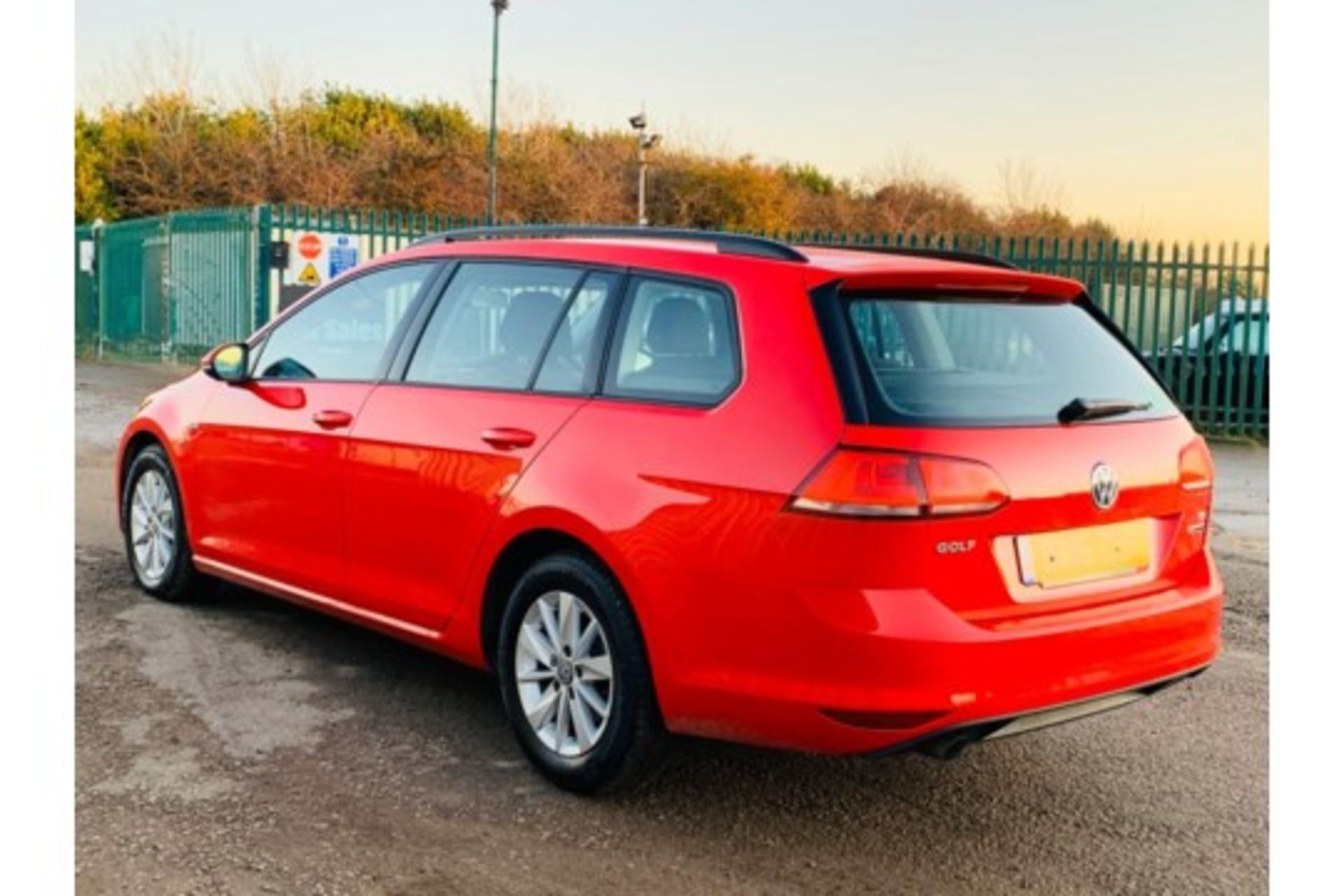 VOLKSWAGEN GOLF "TDI" SE ESTATE - 15 REG - NEW SHAPE - 1 KEEPER - AIR CON - GREAT SPEC - LOOK!!! - Image 7 of 24