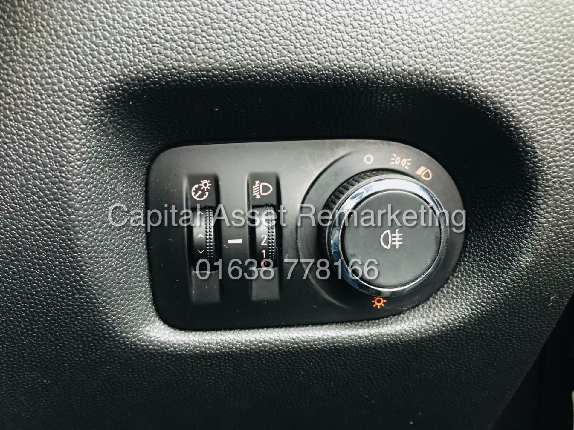 VAUXHALL CORSA 1.3CDTI ECOFLEX "EXCLUSIVE" 5 DOOR (10 REG) 1 COUNCIL OWNER FROM NEW (NO VAT TO PAY) - Image 13 of 16