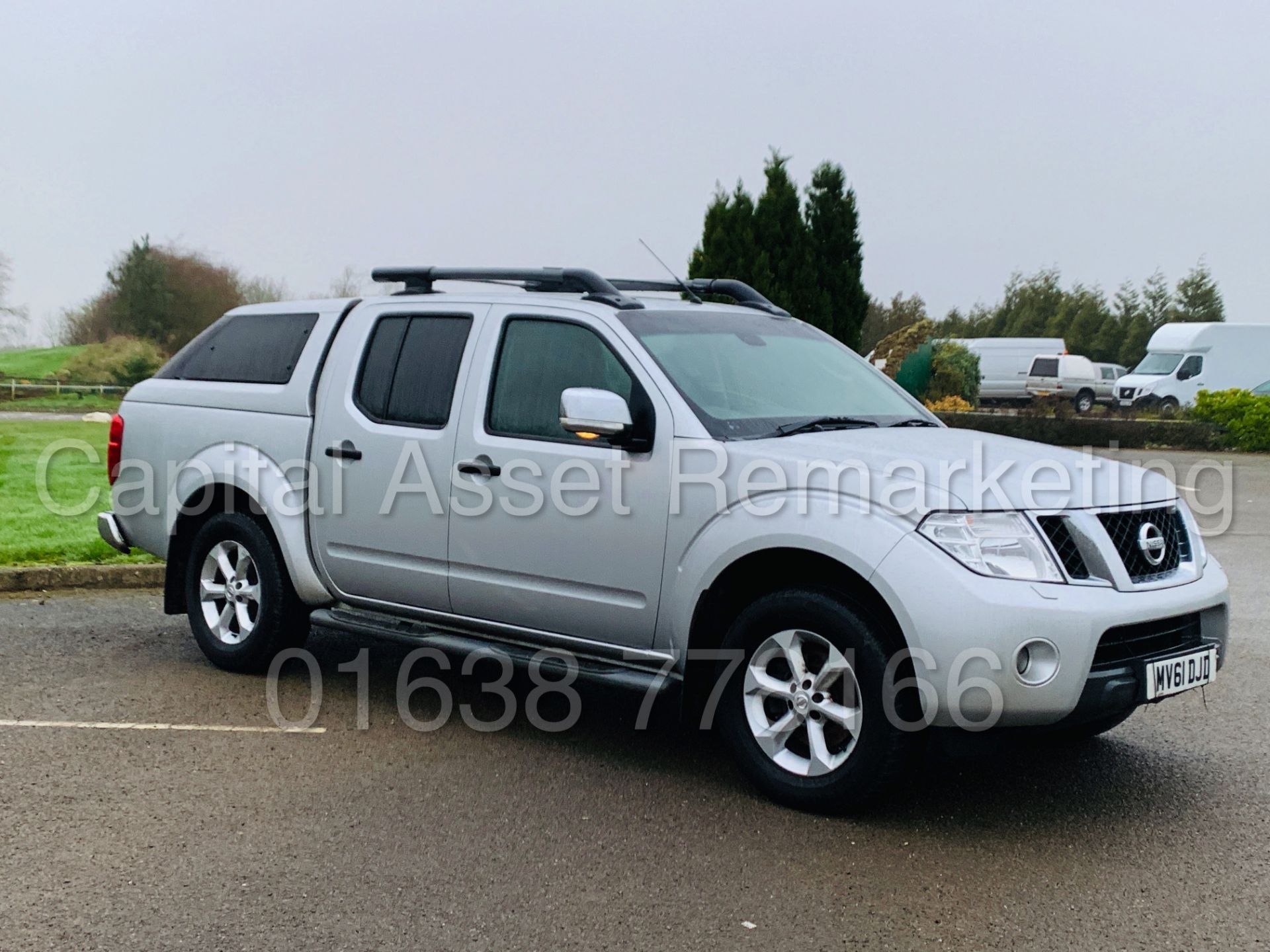 NISSAN NAVARA *TEKNA* D/CAB 4x4 PICK-UP (2012 MODEL) '2.5 DCI - 188 BHP - AUTO' *LEATHER & SAT NAV* - Image 10 of 48