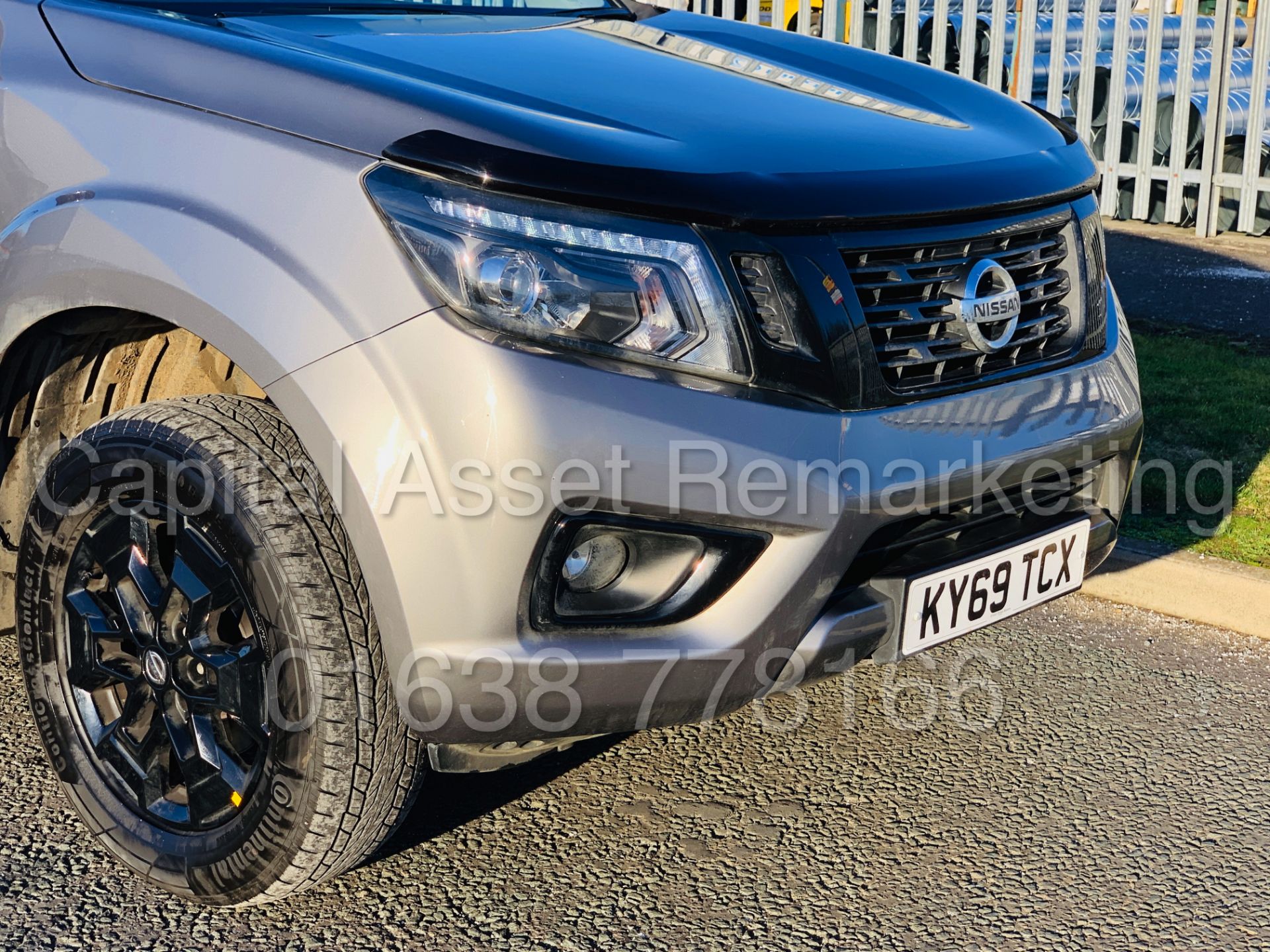 NISSAN NAVARA *N-GUARD* DOUBLE CAB PICK-UP (2019 - 69 REG) '2.3 DCI - 190 BHP - AUTO' *MASSIVE SPEC* - Image 17 of 60