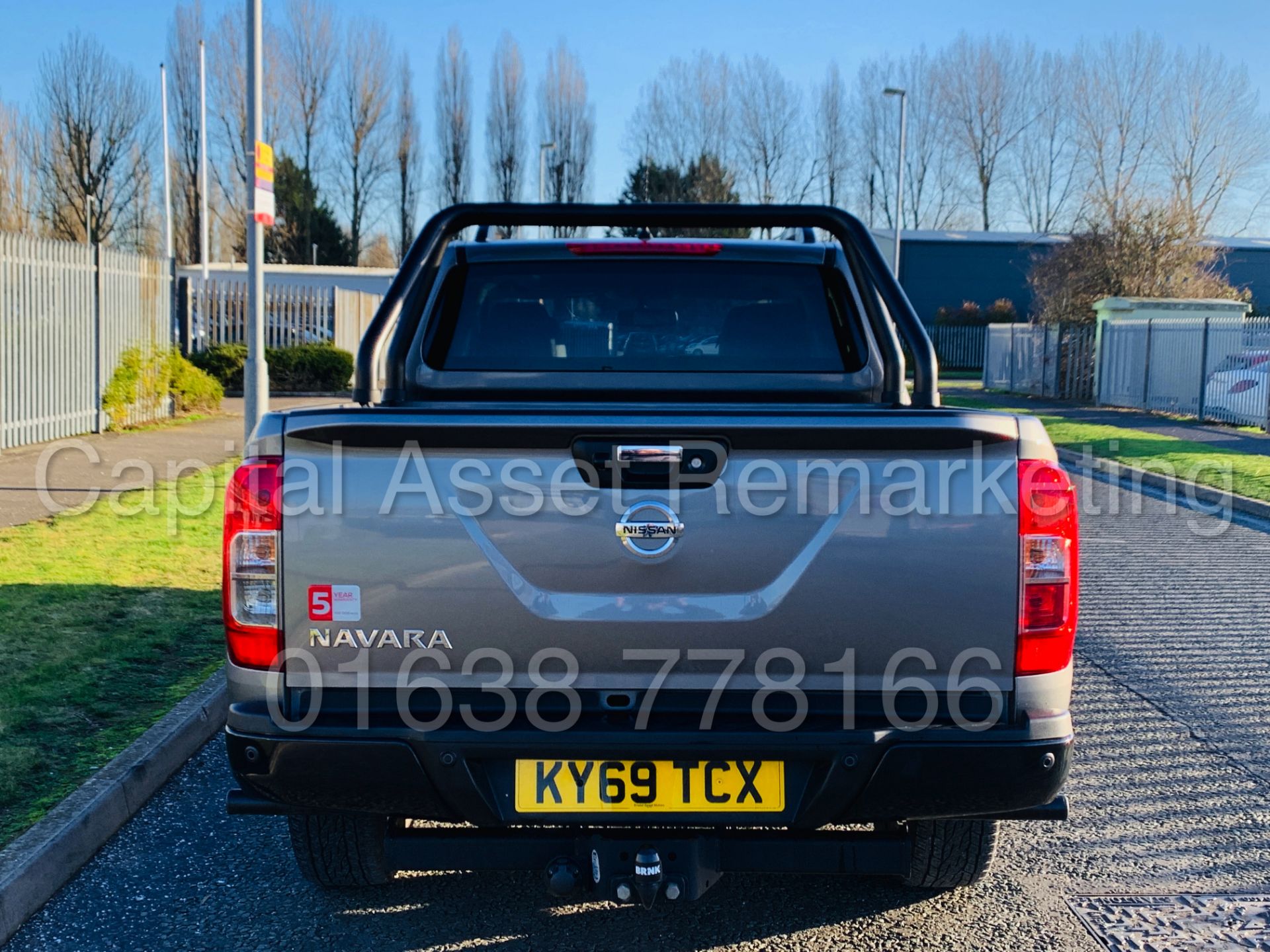 NISSAN NAVARA *N-GUARD* DOUBLE CAB PICK-UP (2019 - 69 REG) '2.3 DCI - 190 BHP - AUTO' *MASSIVE SPEC* - Image 7 of 60