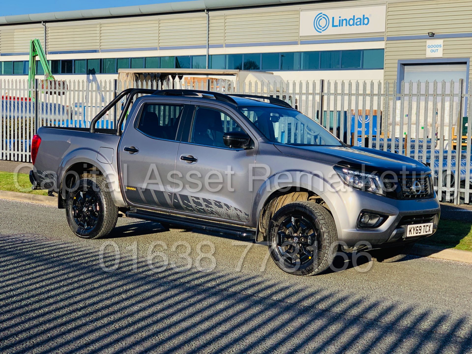 NISSAN NAVARA *N-GUARD* DOUBLE CAB PICK-UP (2019 - 69 REG) '2.3 DCI - 190 BHP - AUTO' *MASSIVE SPEC* - Image 13 of 60