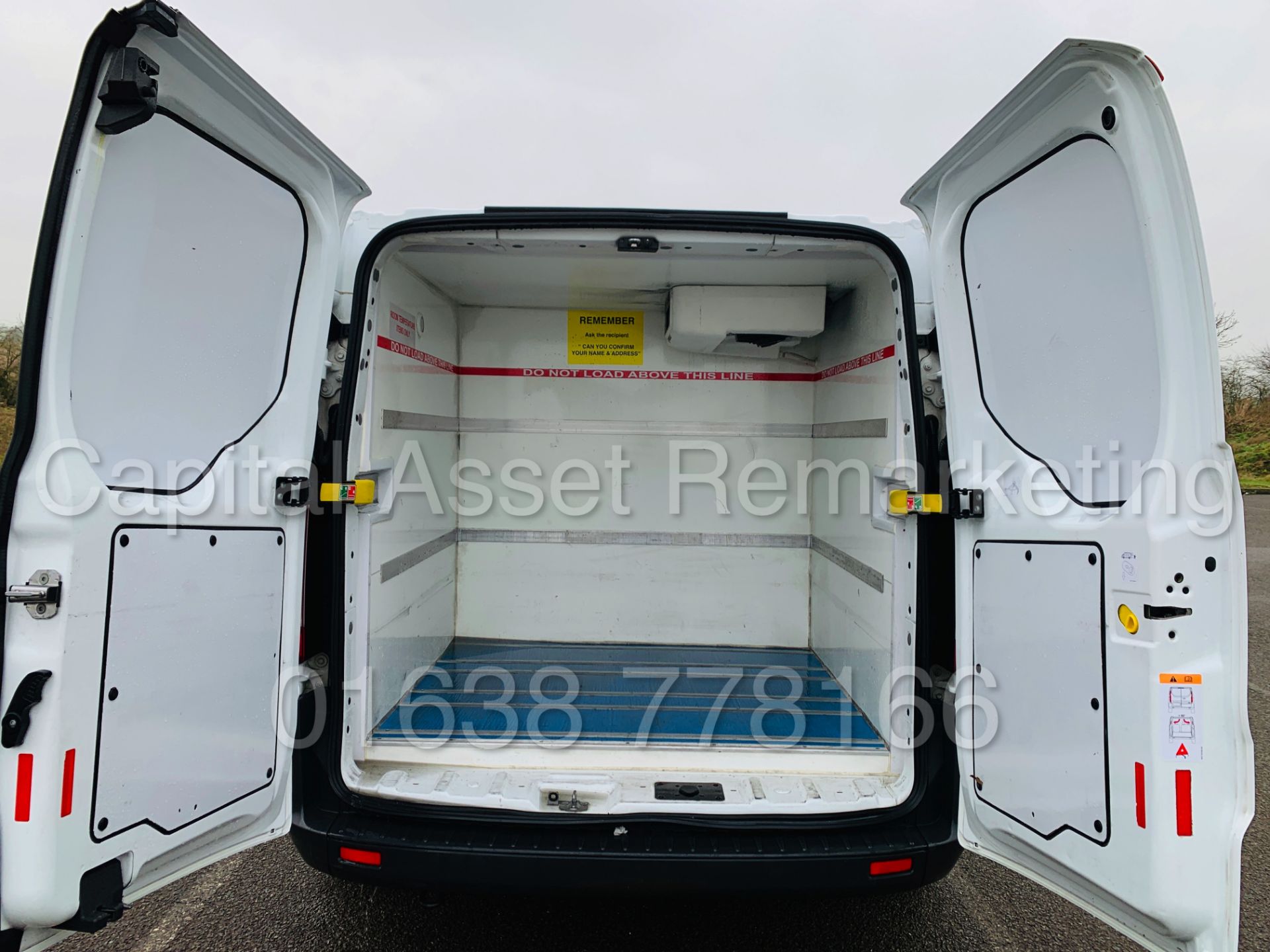 FORD TRANSIT CUSTOM 290 ECO-TECH *SWB - FRIDGE / FREEZER VAN* (2016) '2.2 TDCI - 125 BHP - 6 SPEED' - Image 21 of 36