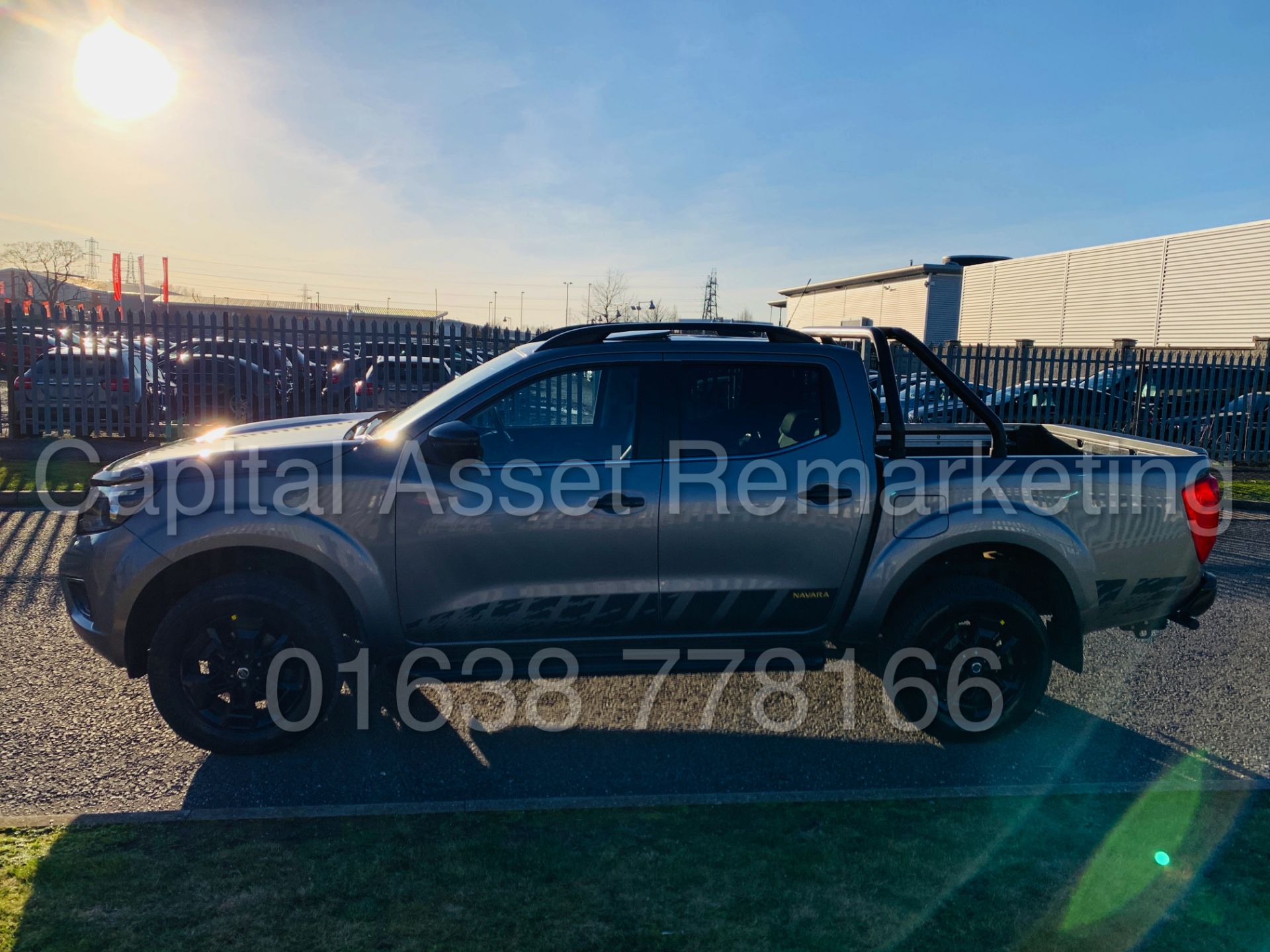 NISSAN NAVARA *N-GUARD* DOUBLE CAB PICK-UP (2019 - 69 REG) '2.3 DCI - 190 BHP - AUTO' *MASSIVE SPEC* - Image 4 of 60