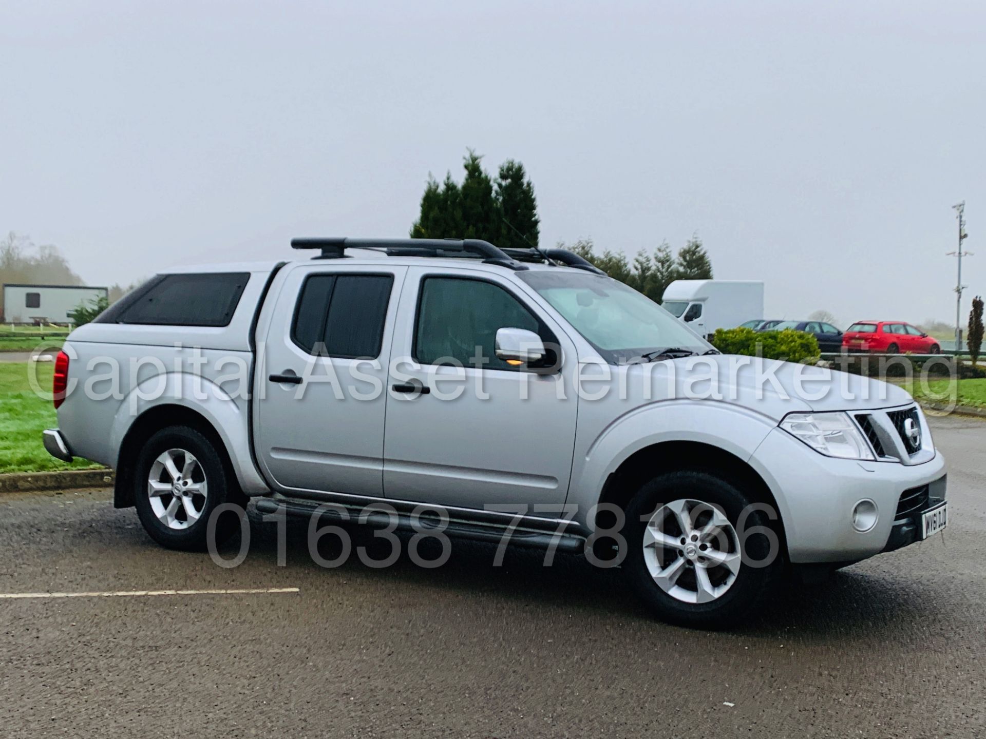 NISSAN NAVARA *TEKNA* D/CAB 4x4 PICK-UP (2012 MODEL) '2.5 DCI - 188 BHP - AUTO' *LEATHER & SAT NAV* - Image 9 of 48