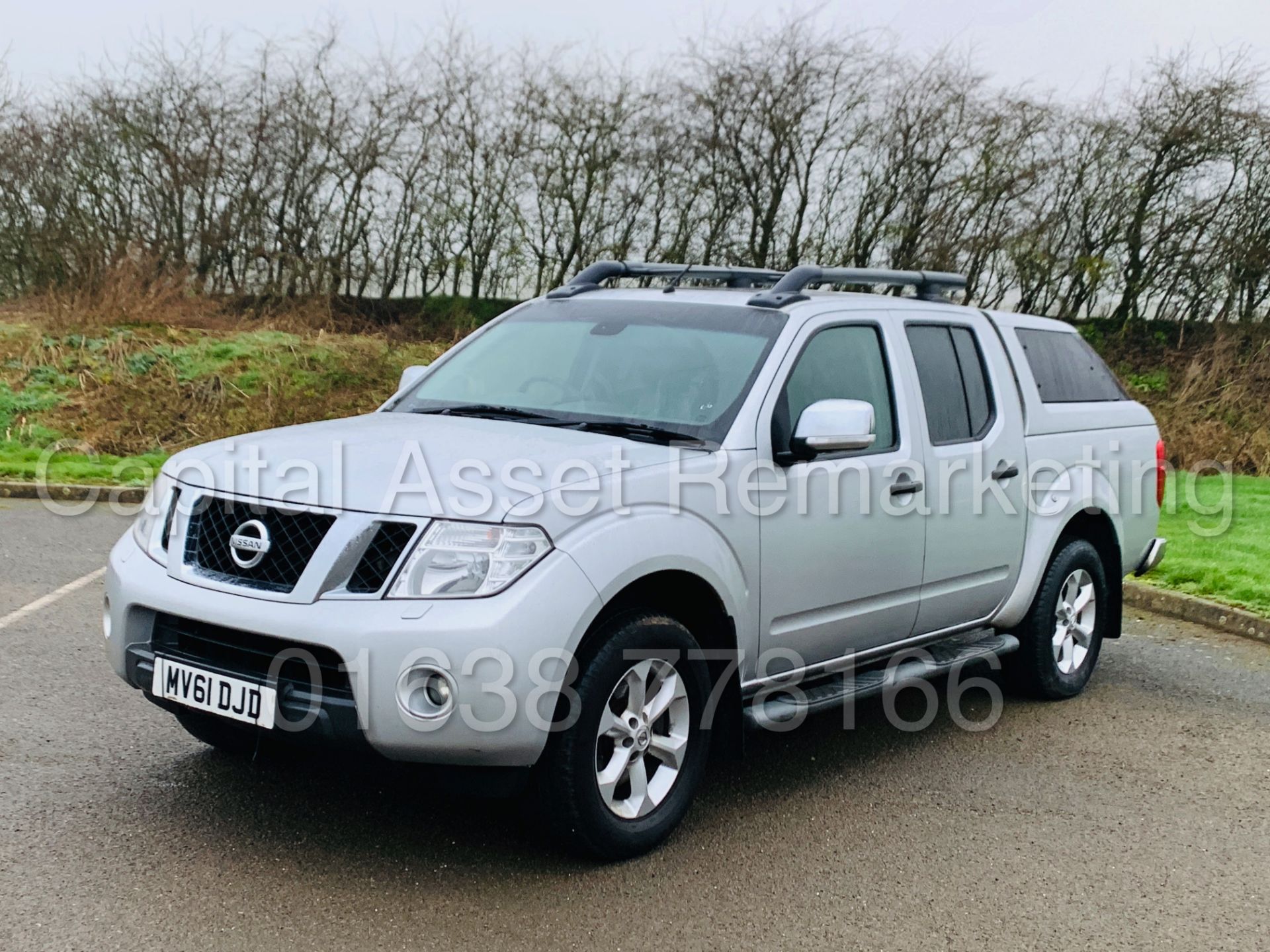 NISSAN NAVARA *TEKNA* D/CAB 4x4 PICK-UP (2012 MODEL) '2.5 DCI - 188 BHP - AUTO' *LEATHER & SAT NAV* - Image 3 of 48